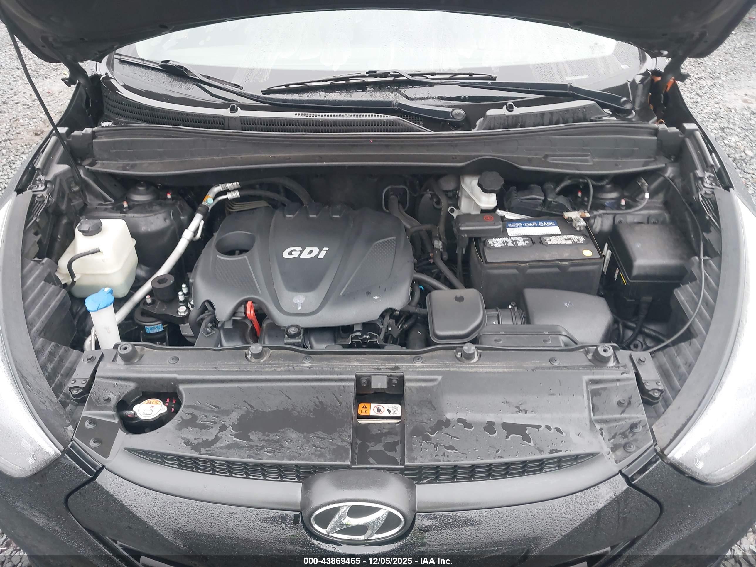 HYUNDAI TUCSON image 10