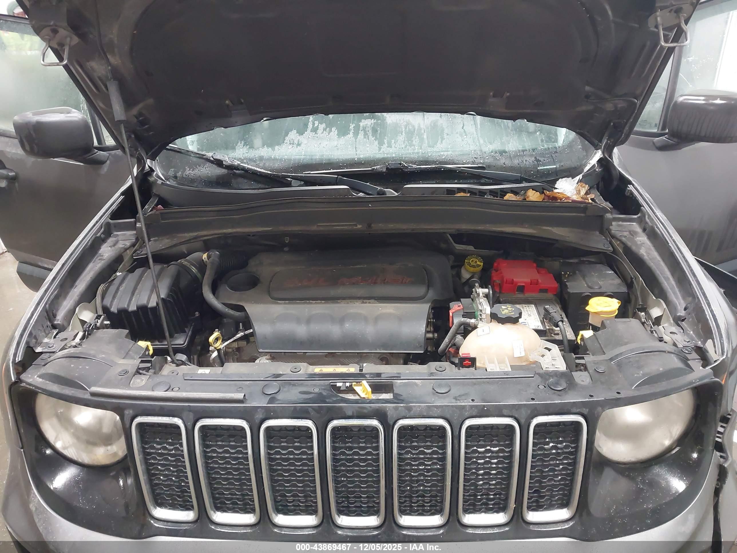 JEEP RENEGADE image 10