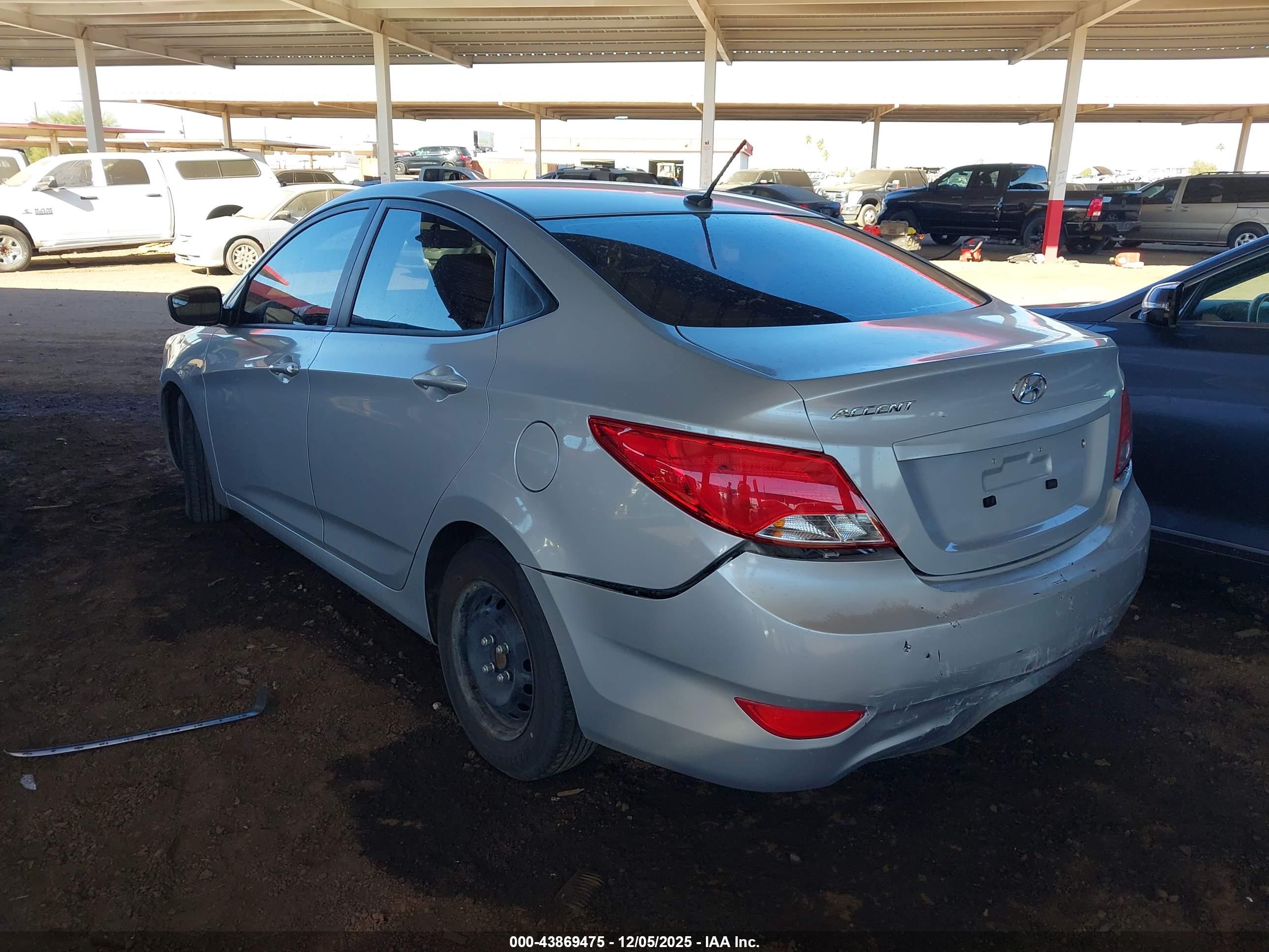 HYUNDAI ACCENT image 3