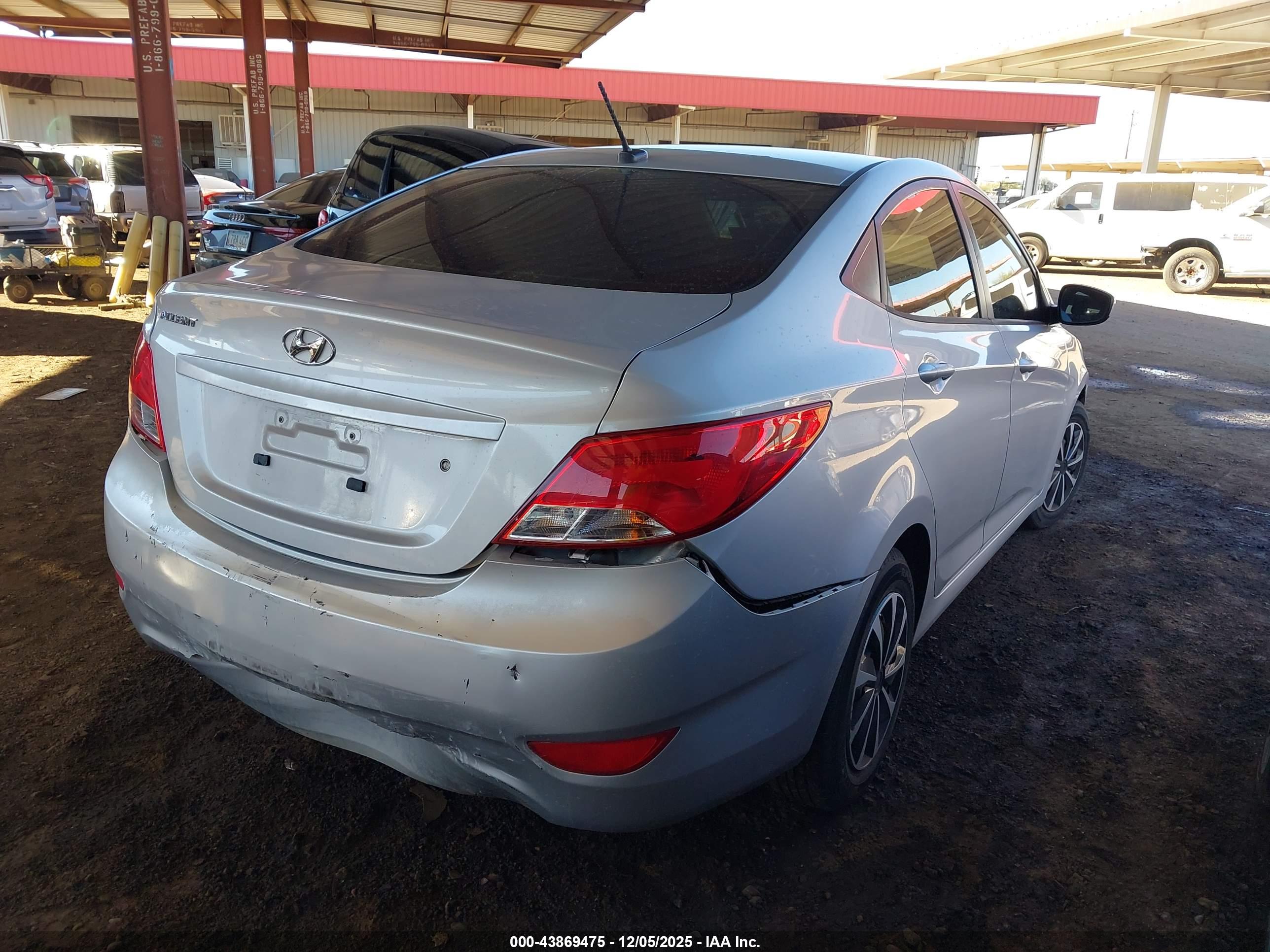 HYUNDAI ACCENT image 4