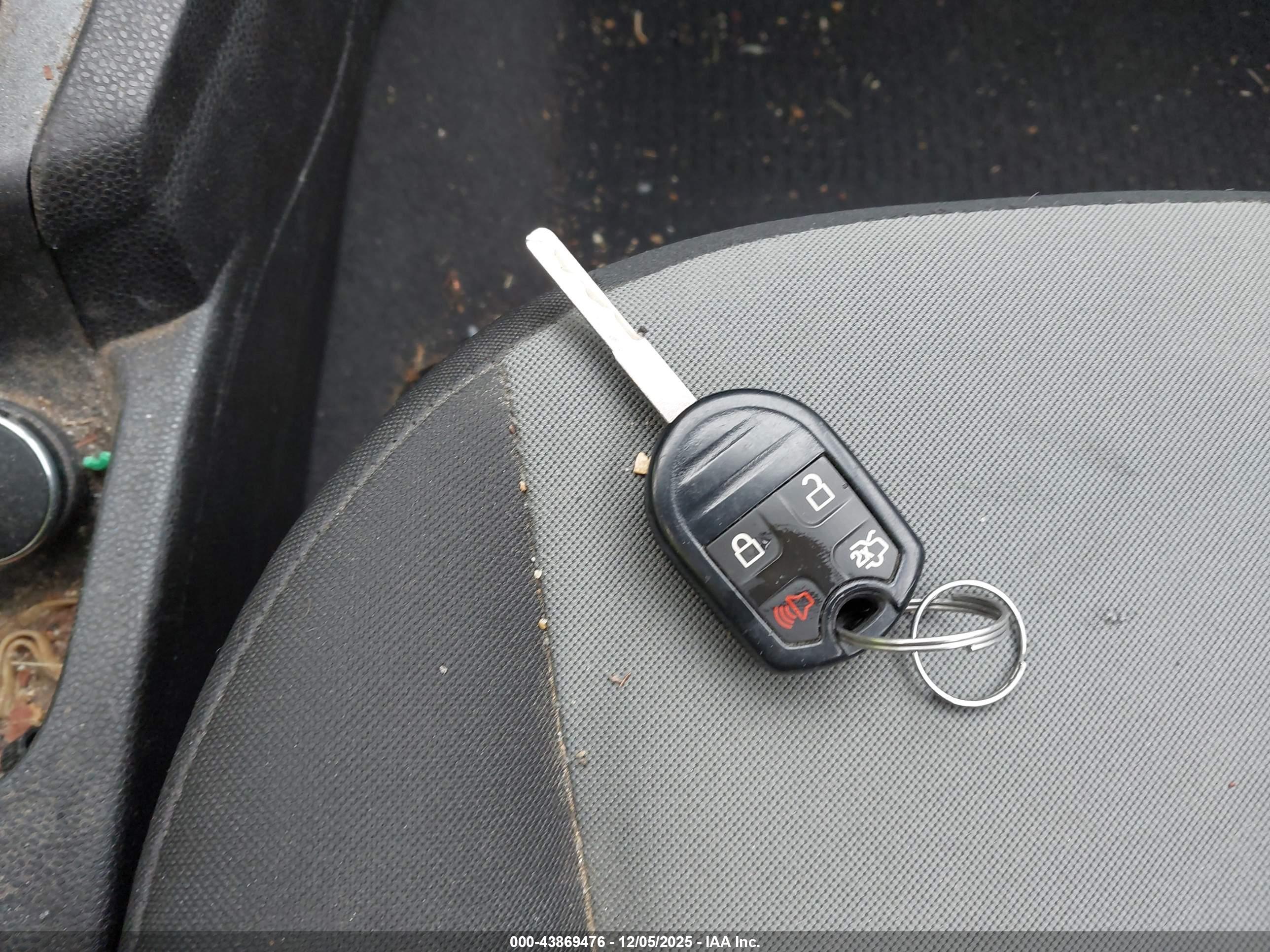 FORD FIESTA image 11