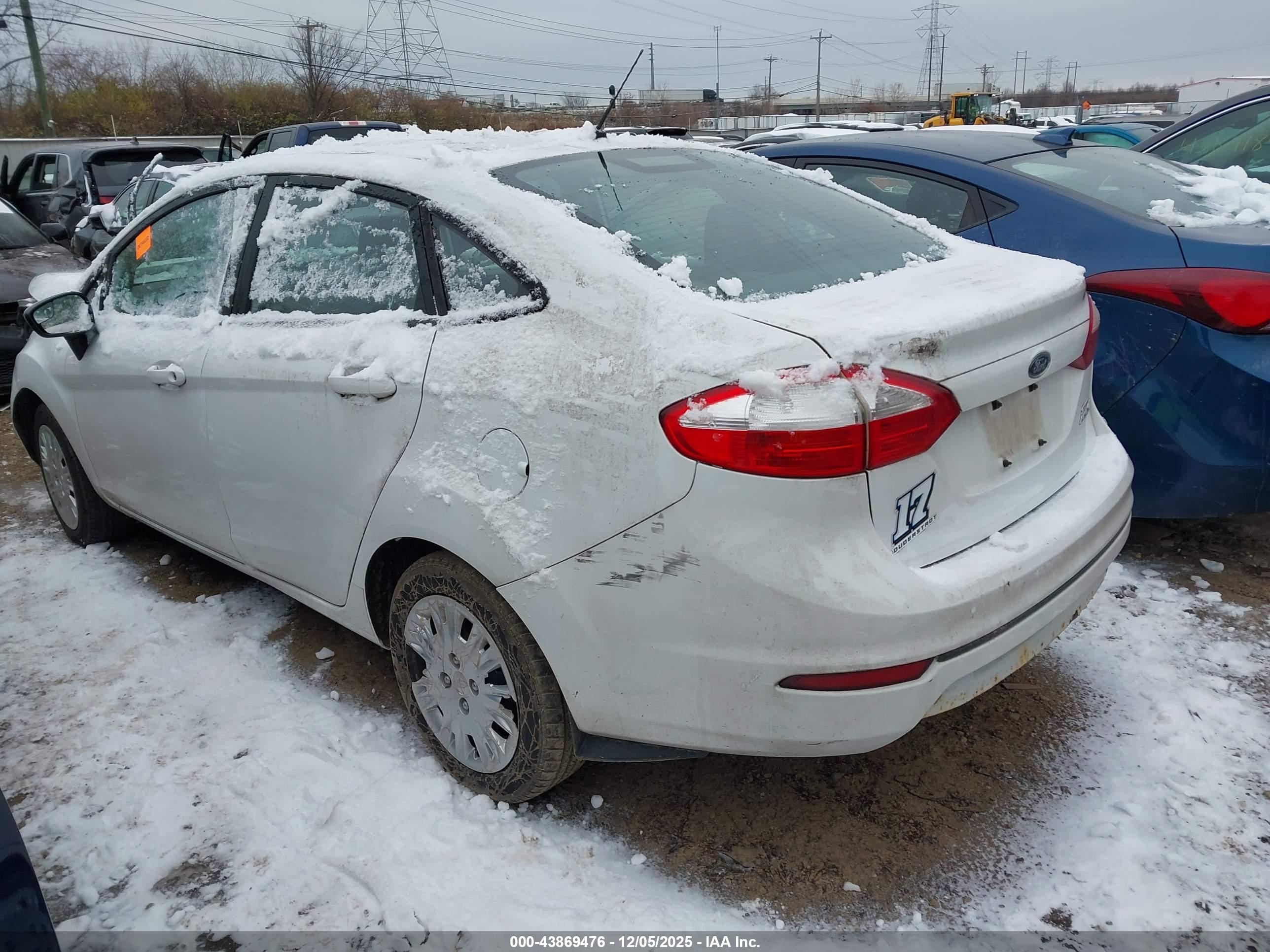 FORD FIESTA image 3