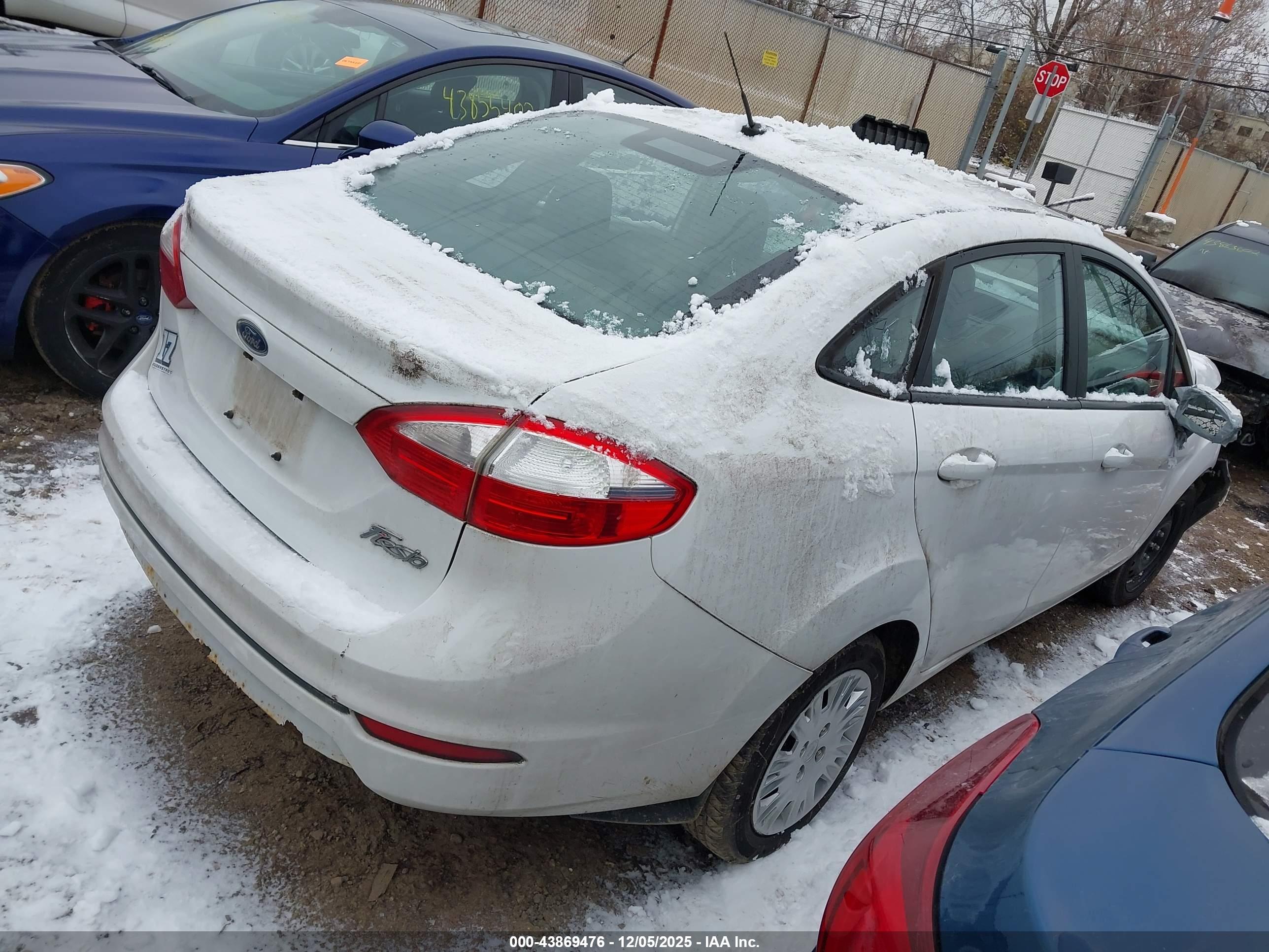 FORD FIESTA image 4