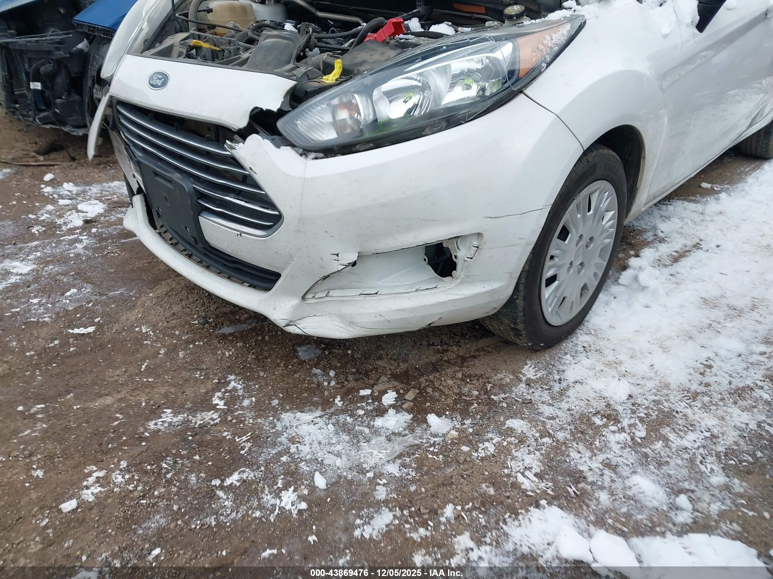 FORD FIESTA image 6
