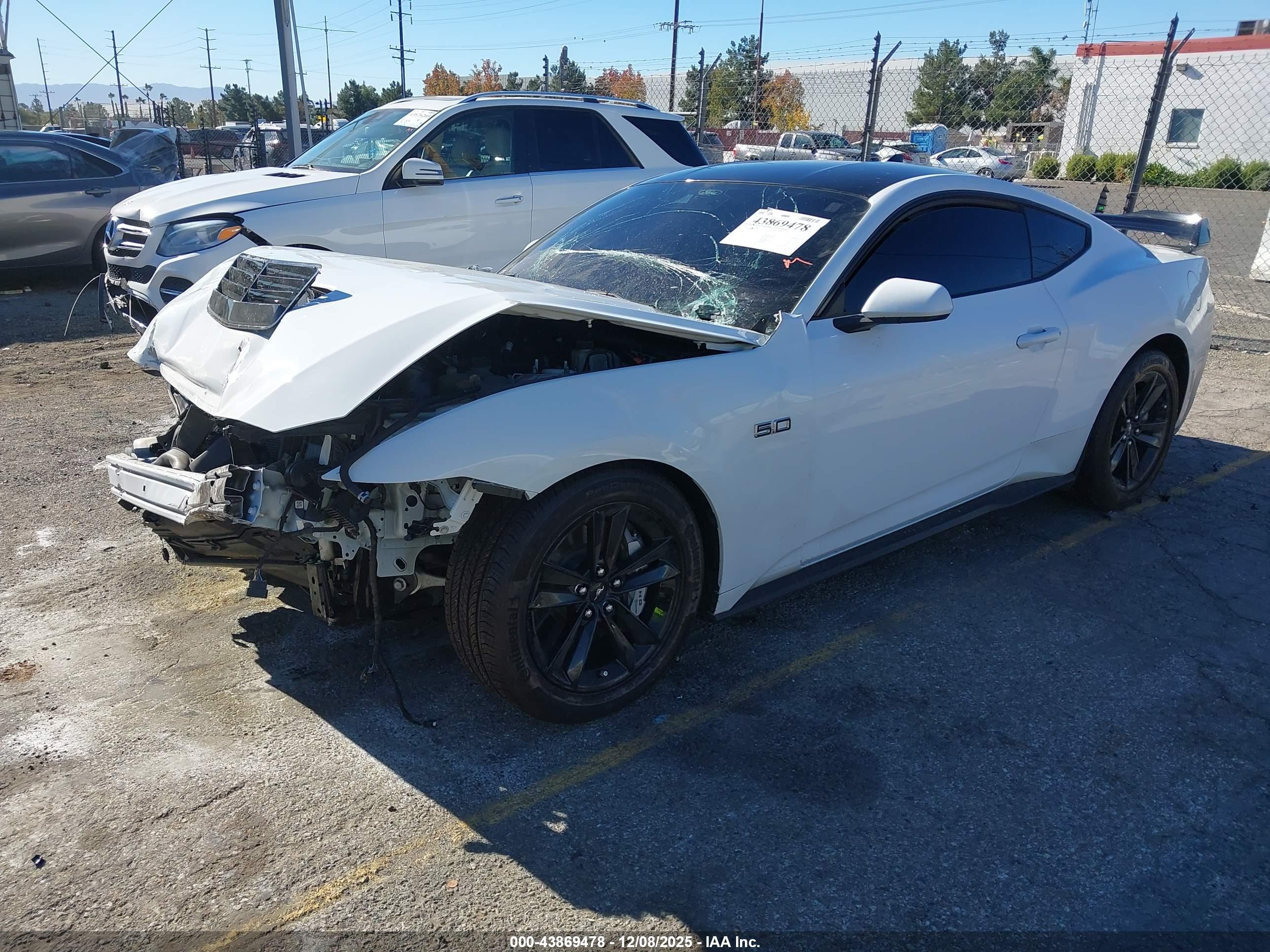 FORD MUSTANG image 2