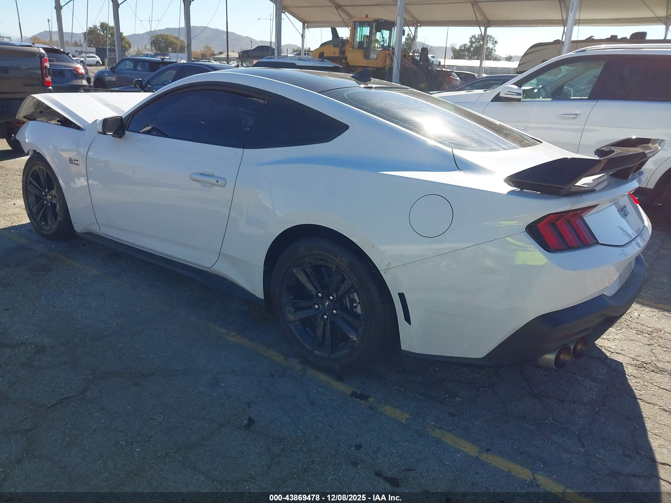 FORD MUSTANG image 3