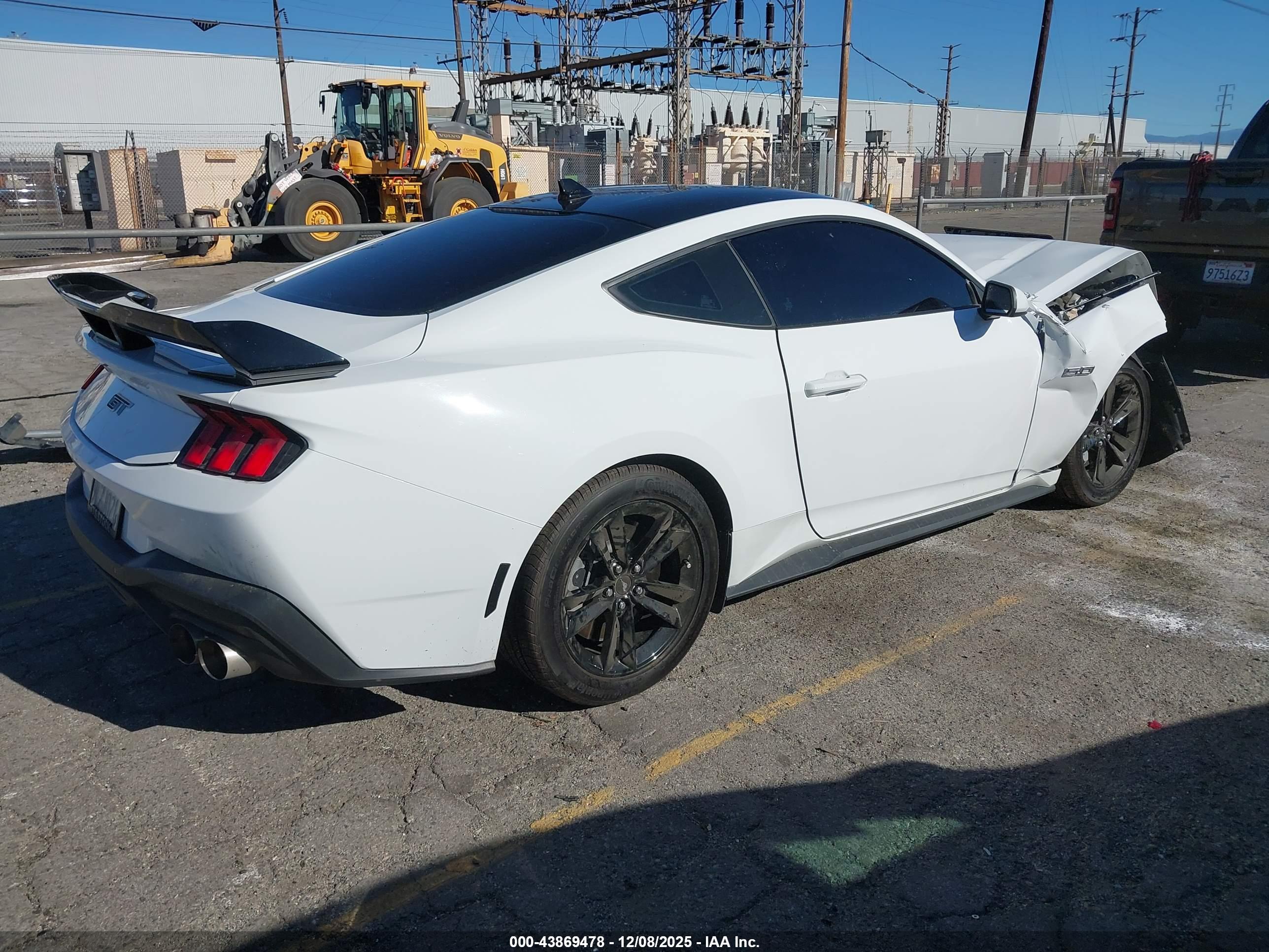 FORD MUSTANG image 4