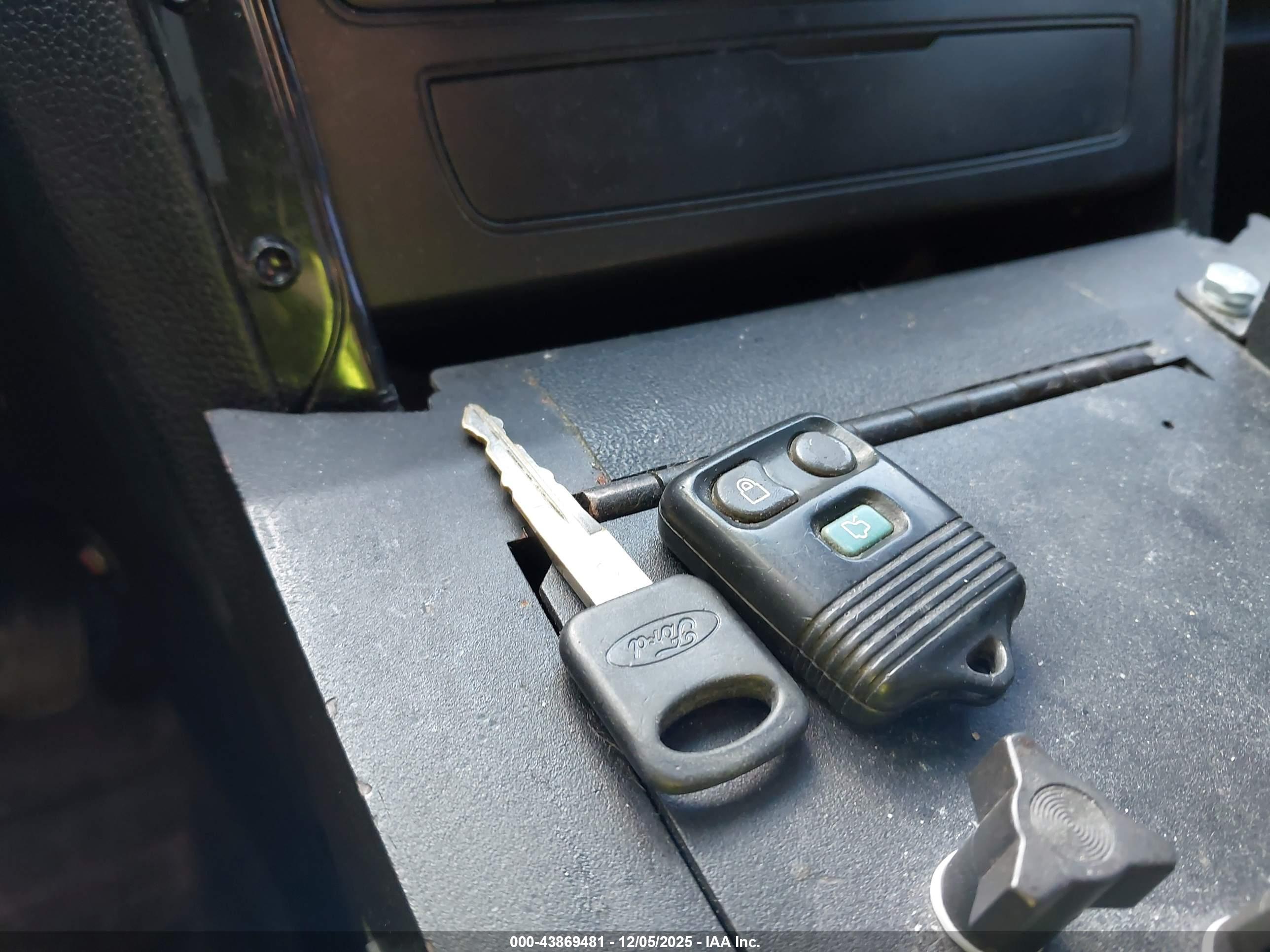 FORD UTILITY image 11
