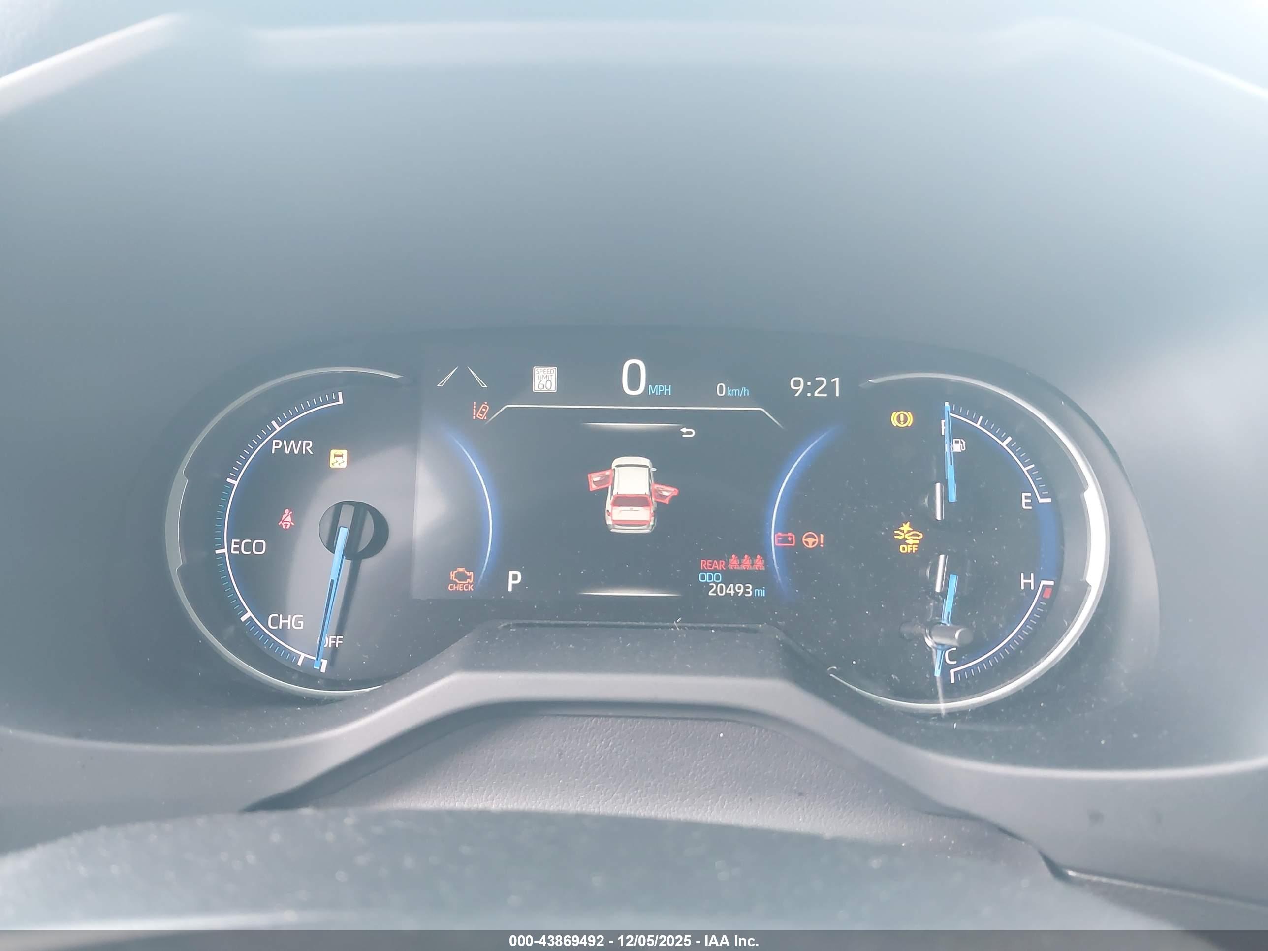TOYOTA RAV4 image 7