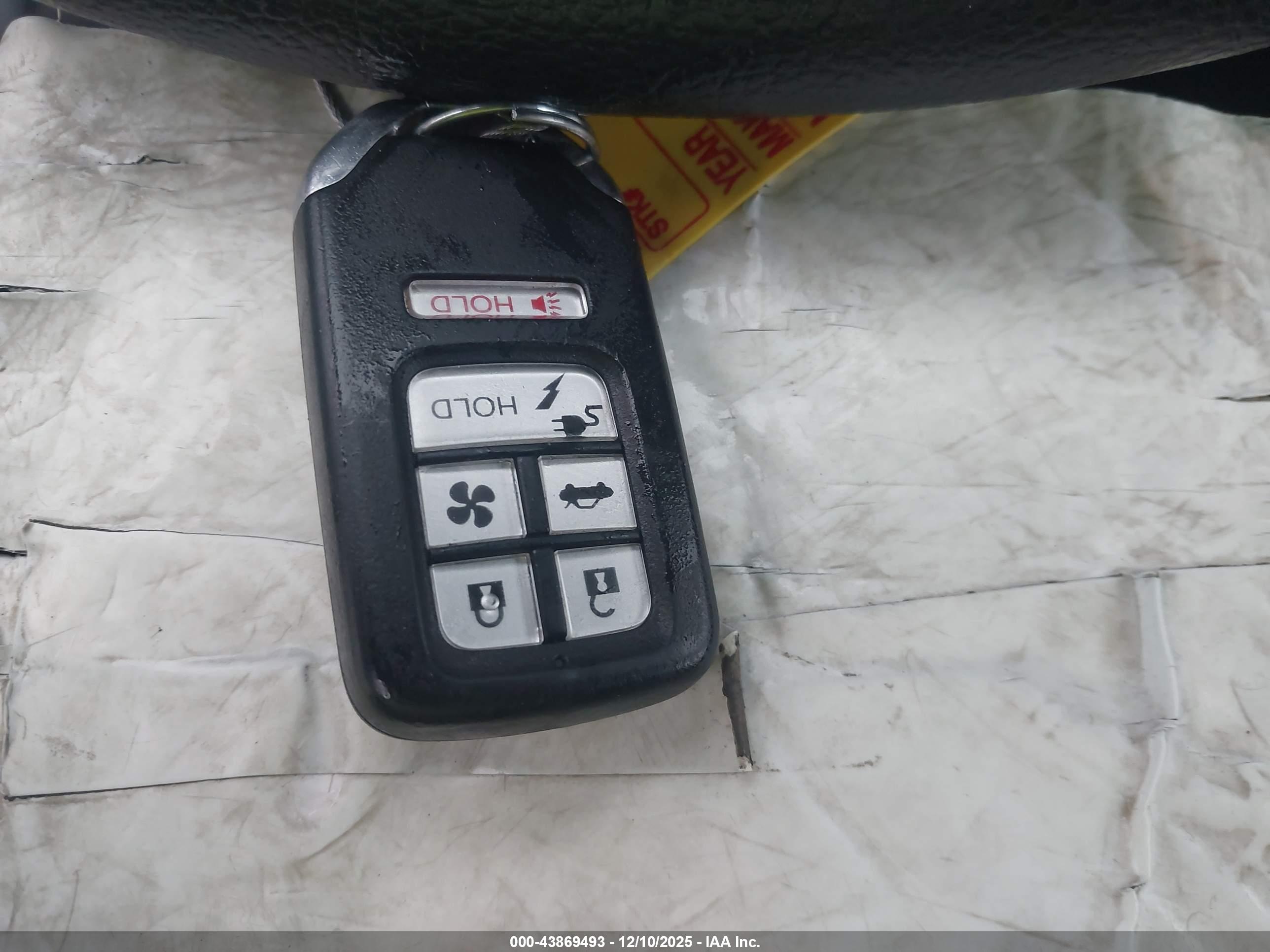 HONDA CLARITY image 11