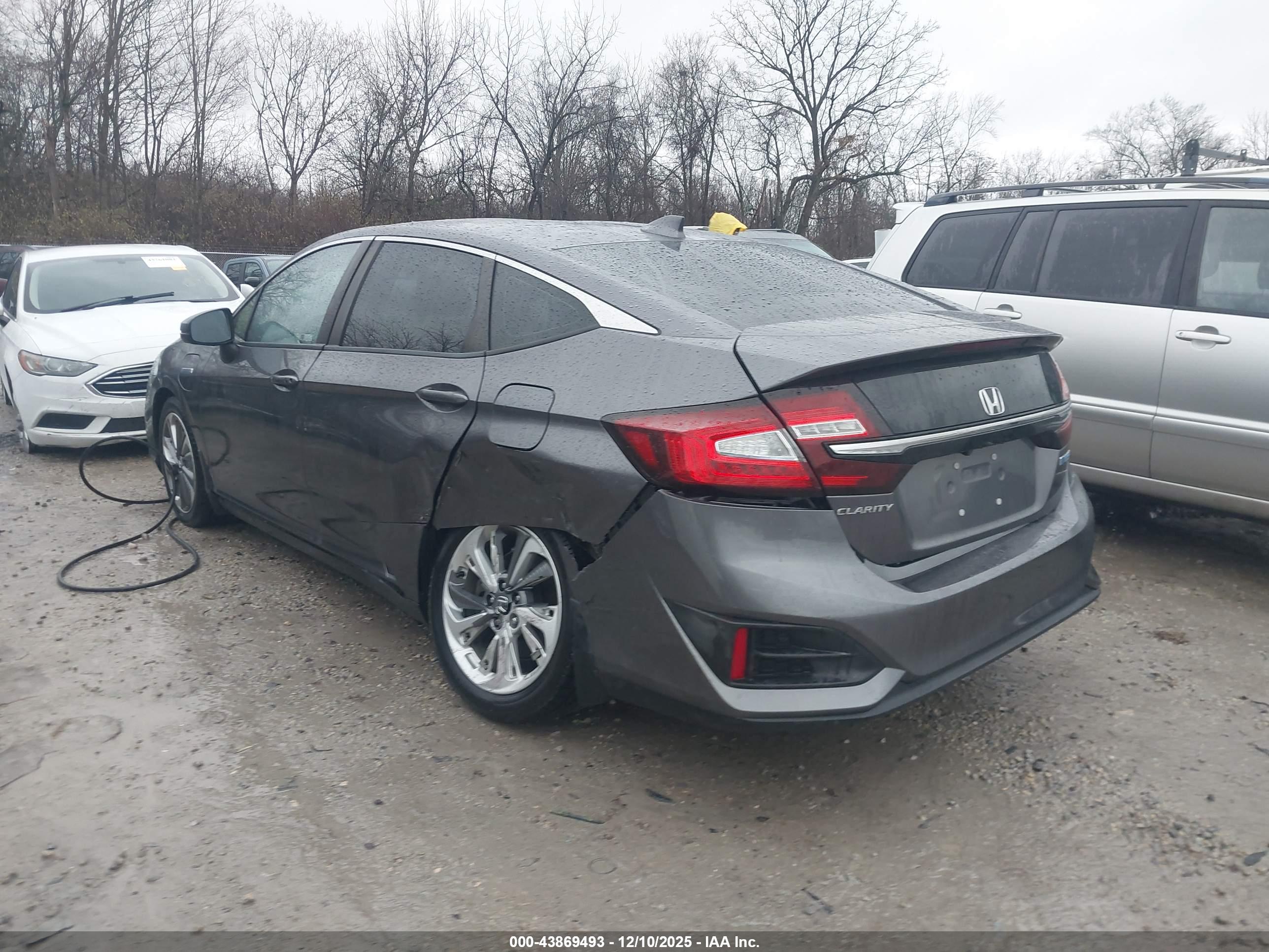 HONDA CLARITY image 3