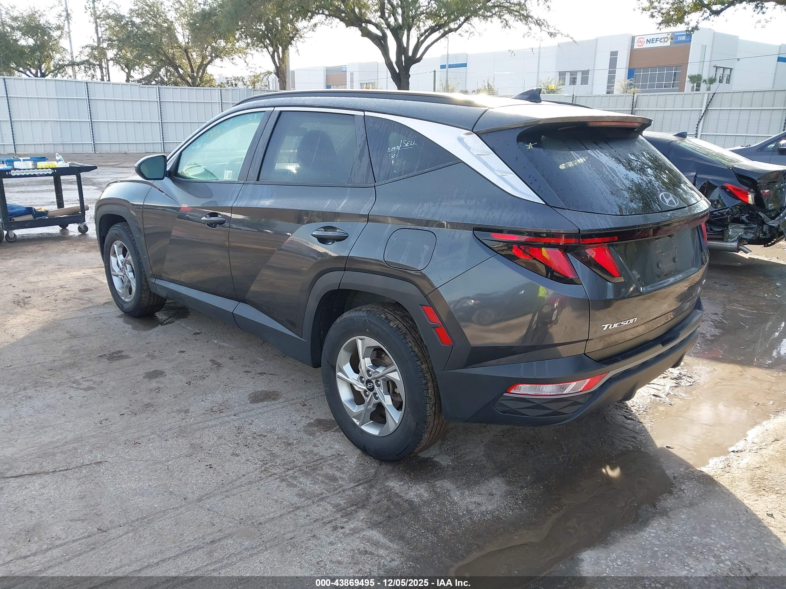HYUNDAI TUCSON image 3