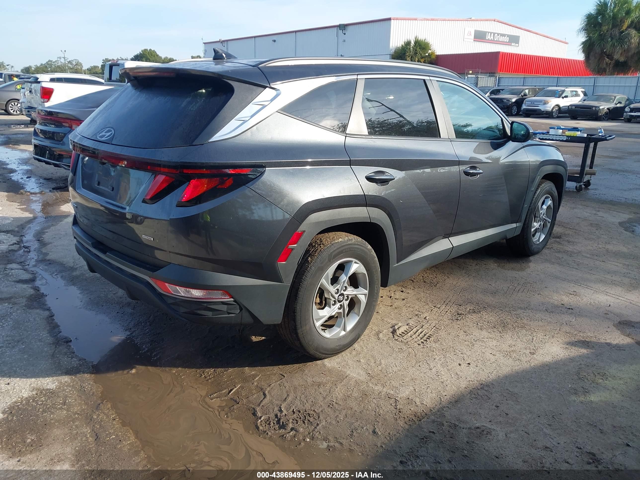 HYUNDAI TUCSON image 4