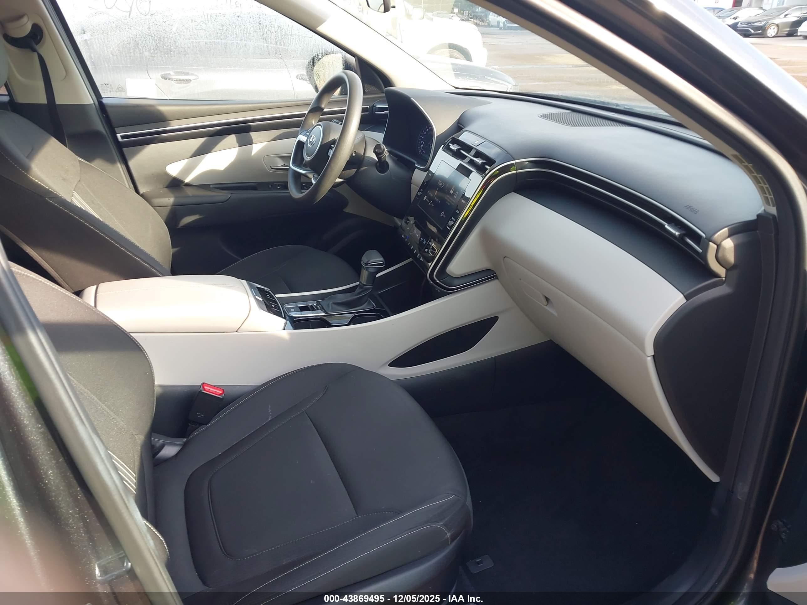 HYUNDAI TUCSON image 5