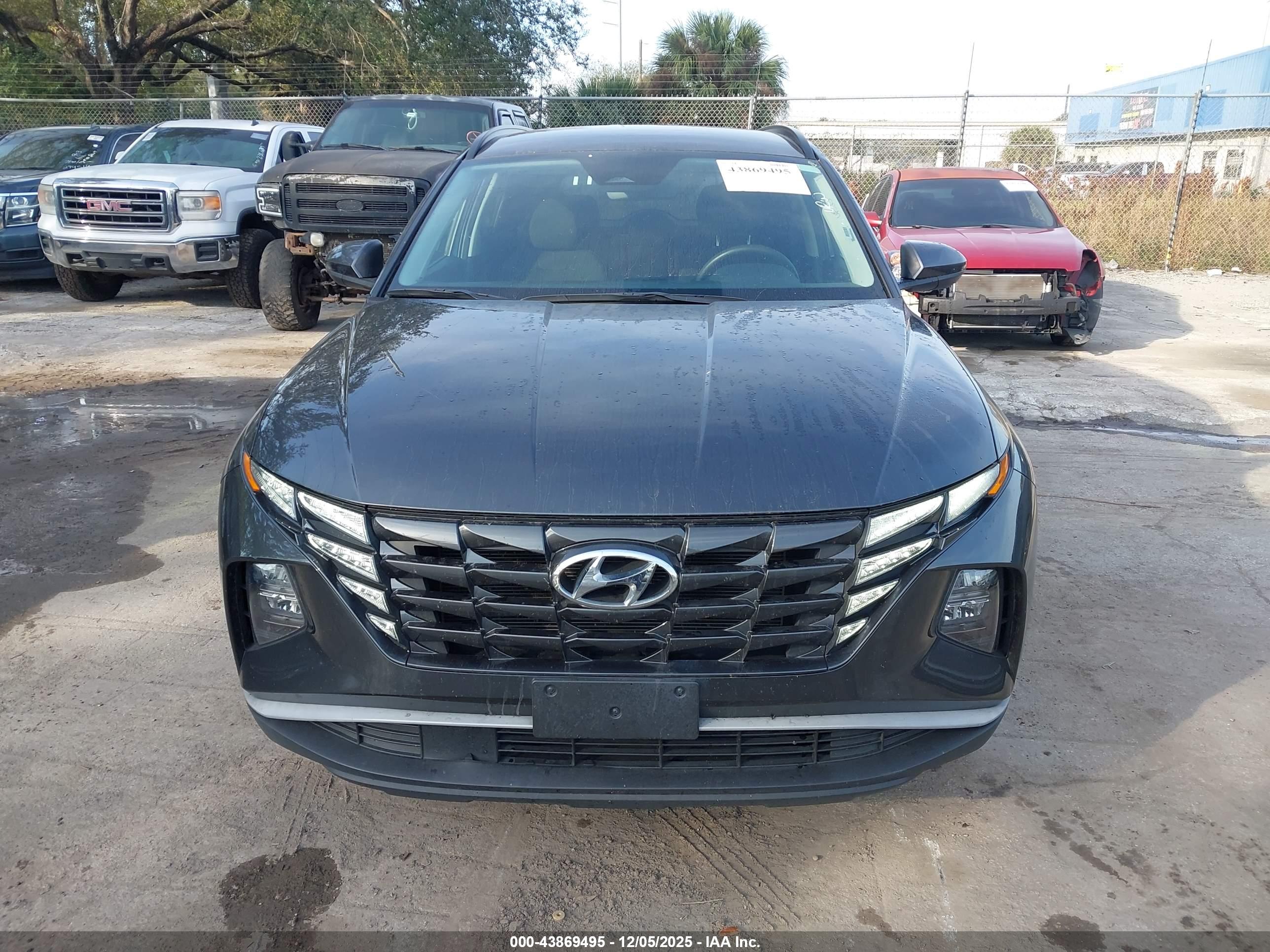 HYUNDAI TUCSON image 6
