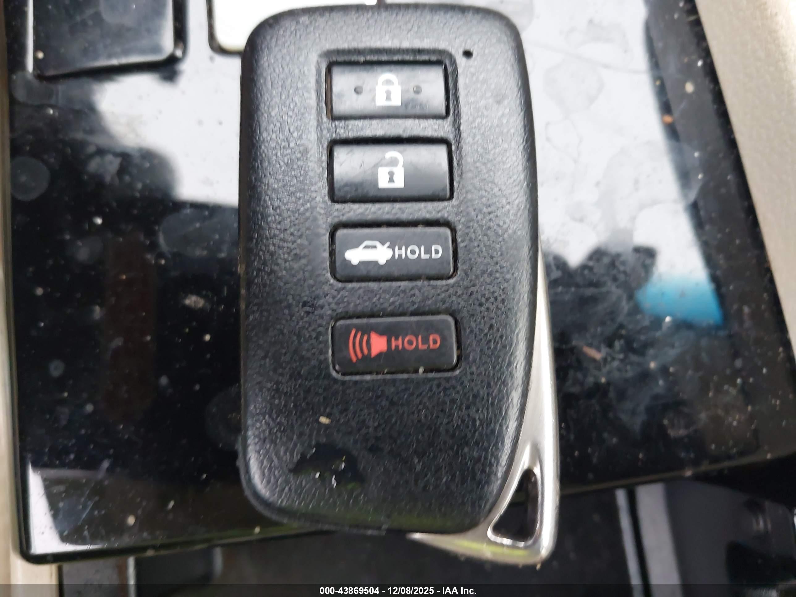 LEXUS ES image 11