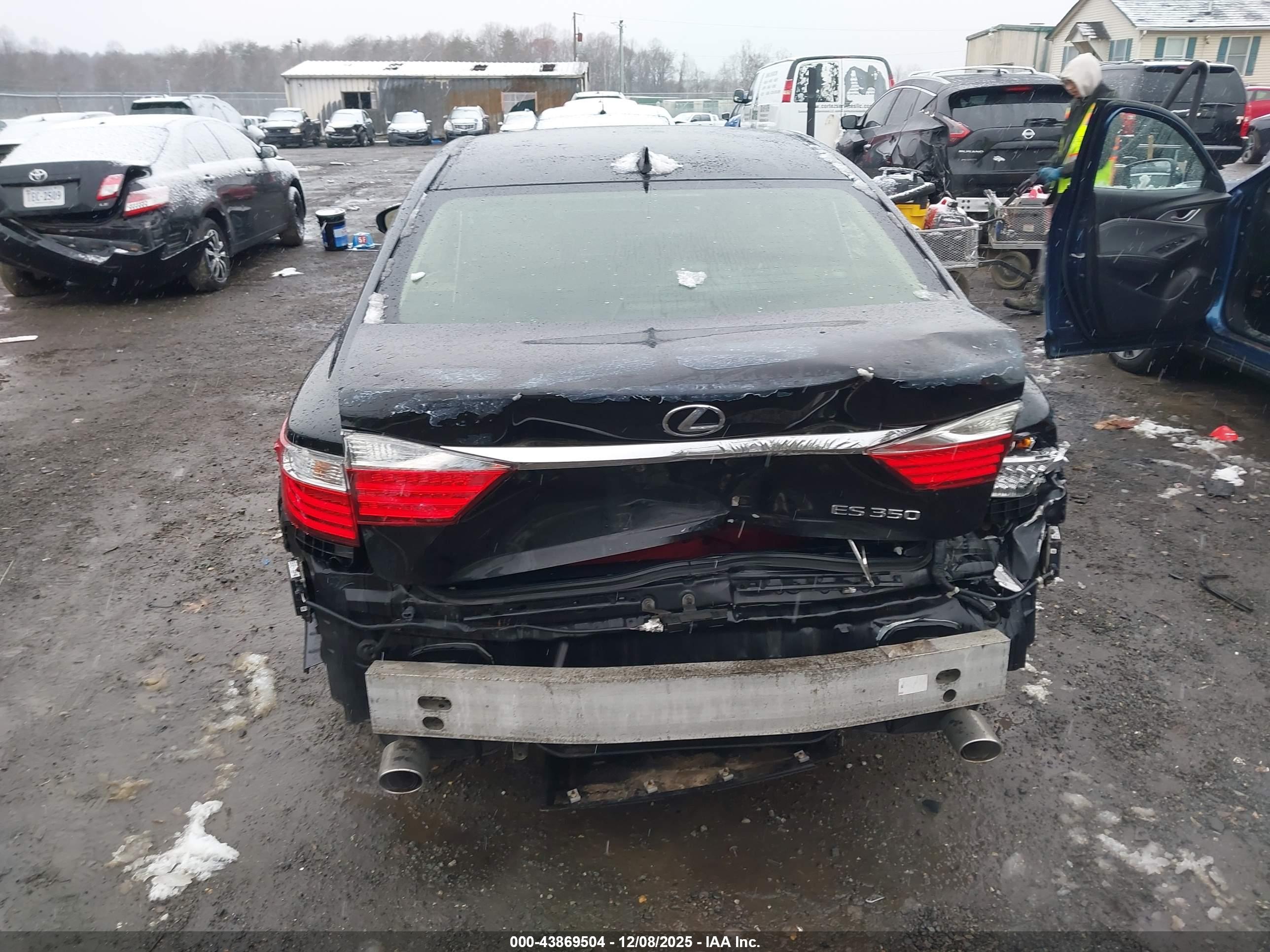 LEXUS ES image 6