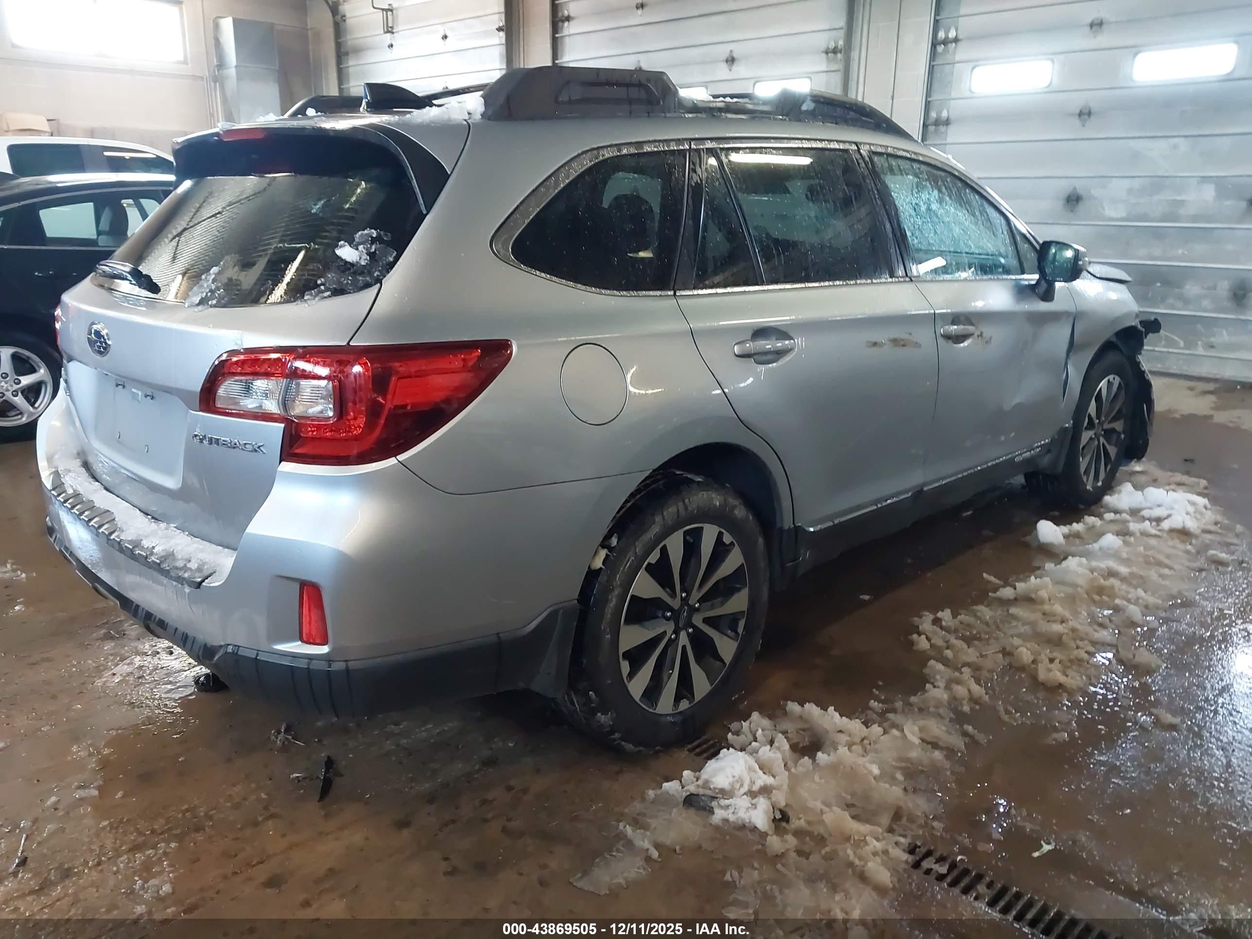SUBARU OUTBACK image 4