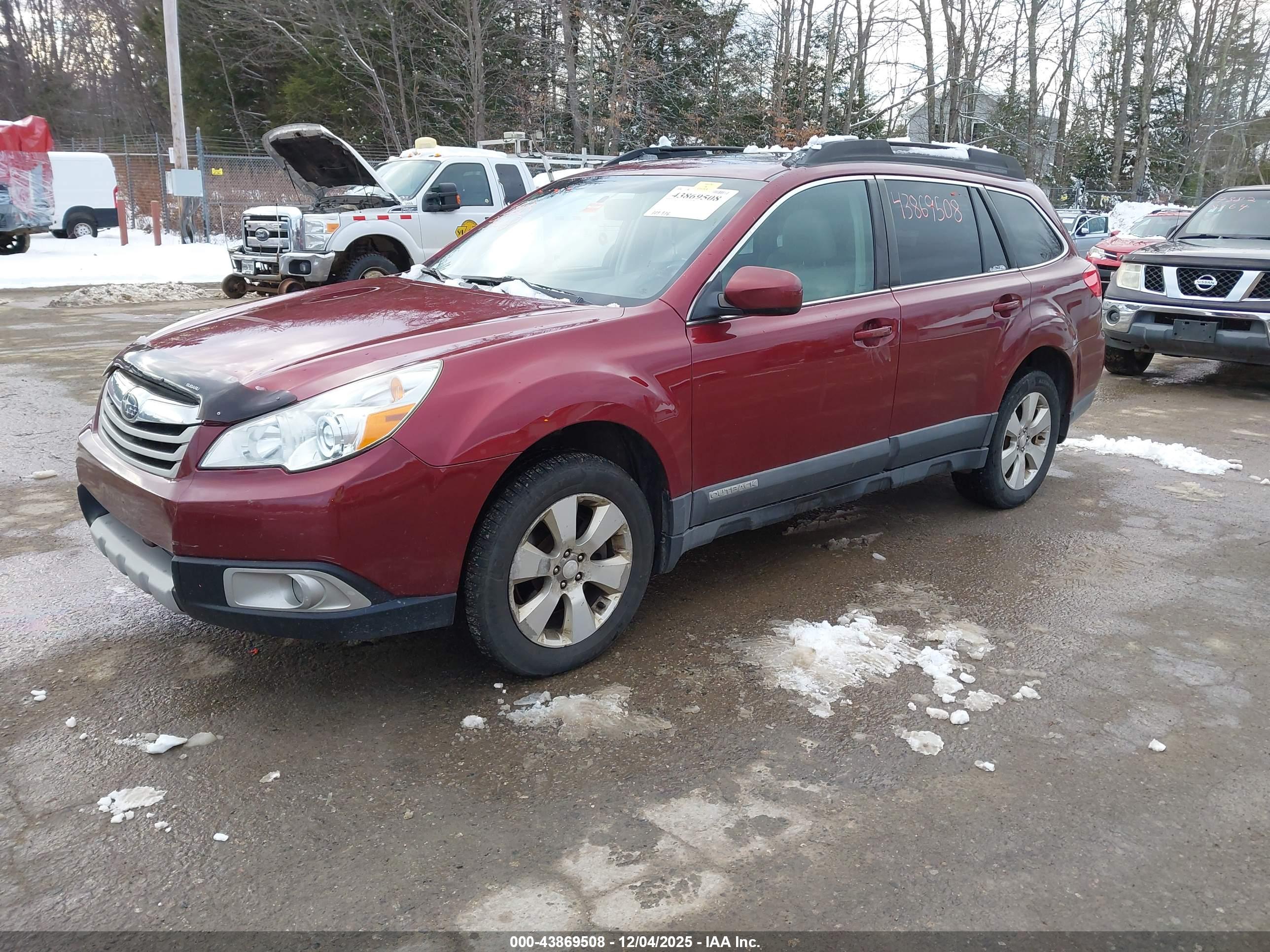 SUBARU OUTBACK image 2