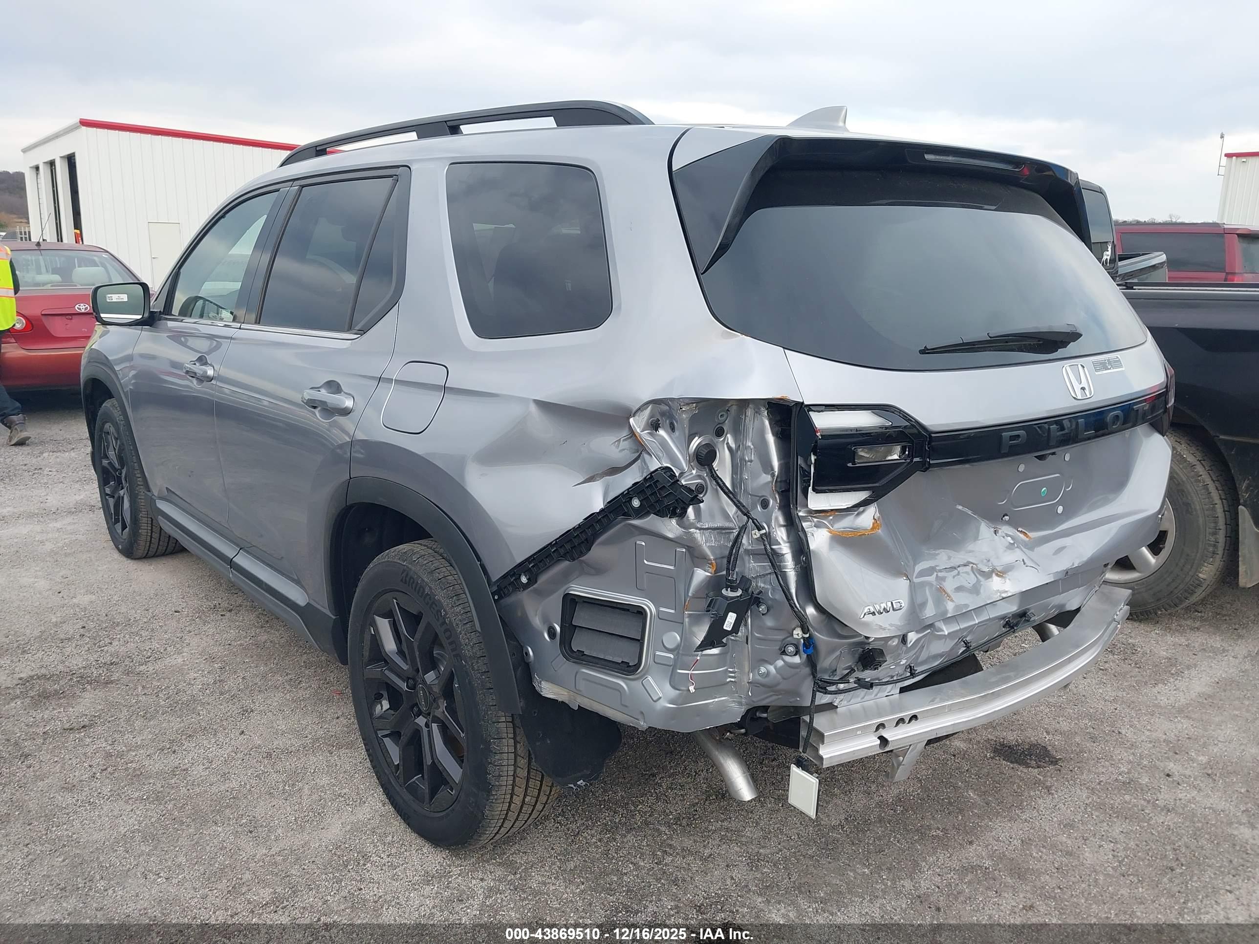 HONDA PILOT image 3