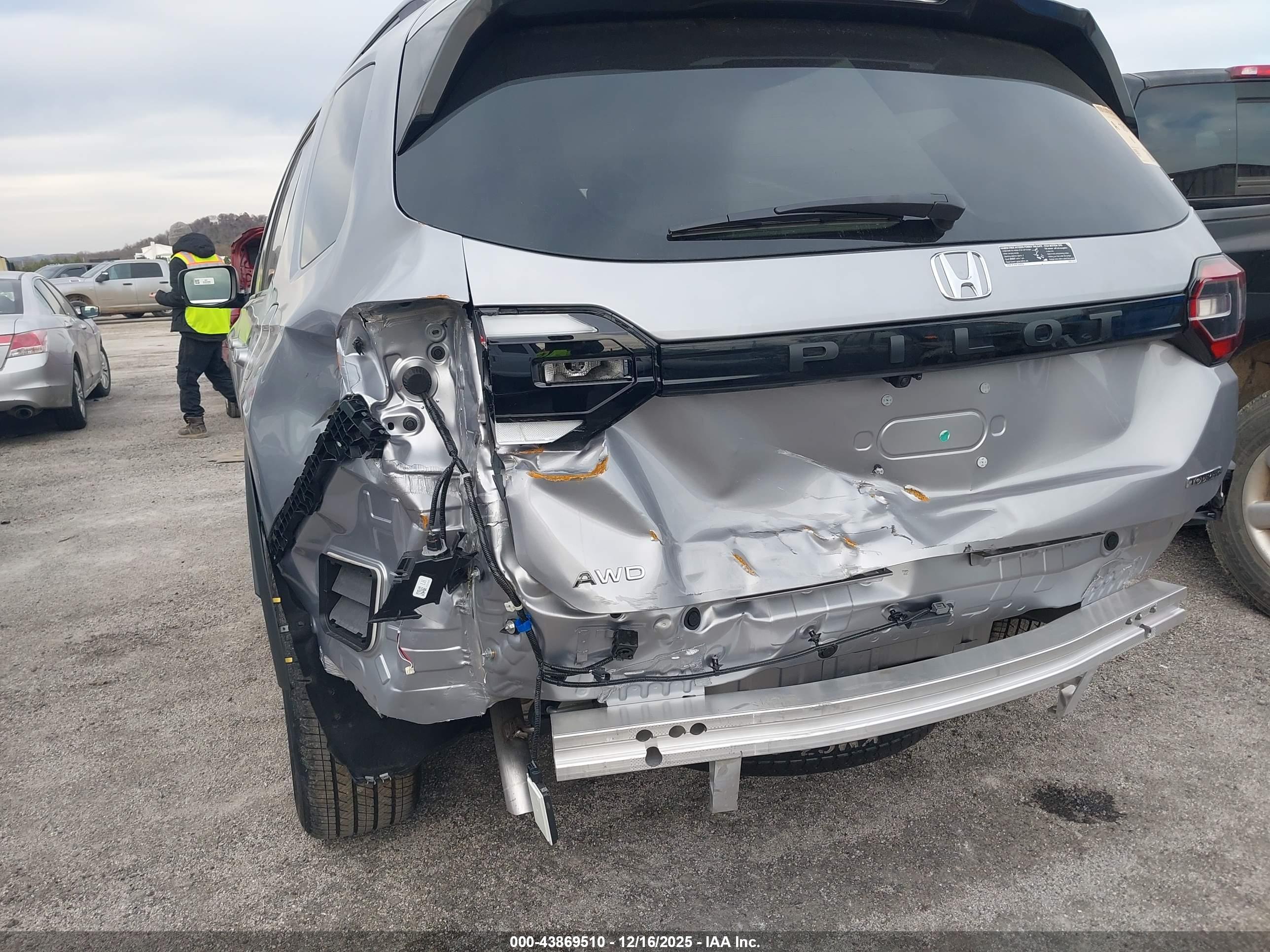 HONDA PILOT image 6