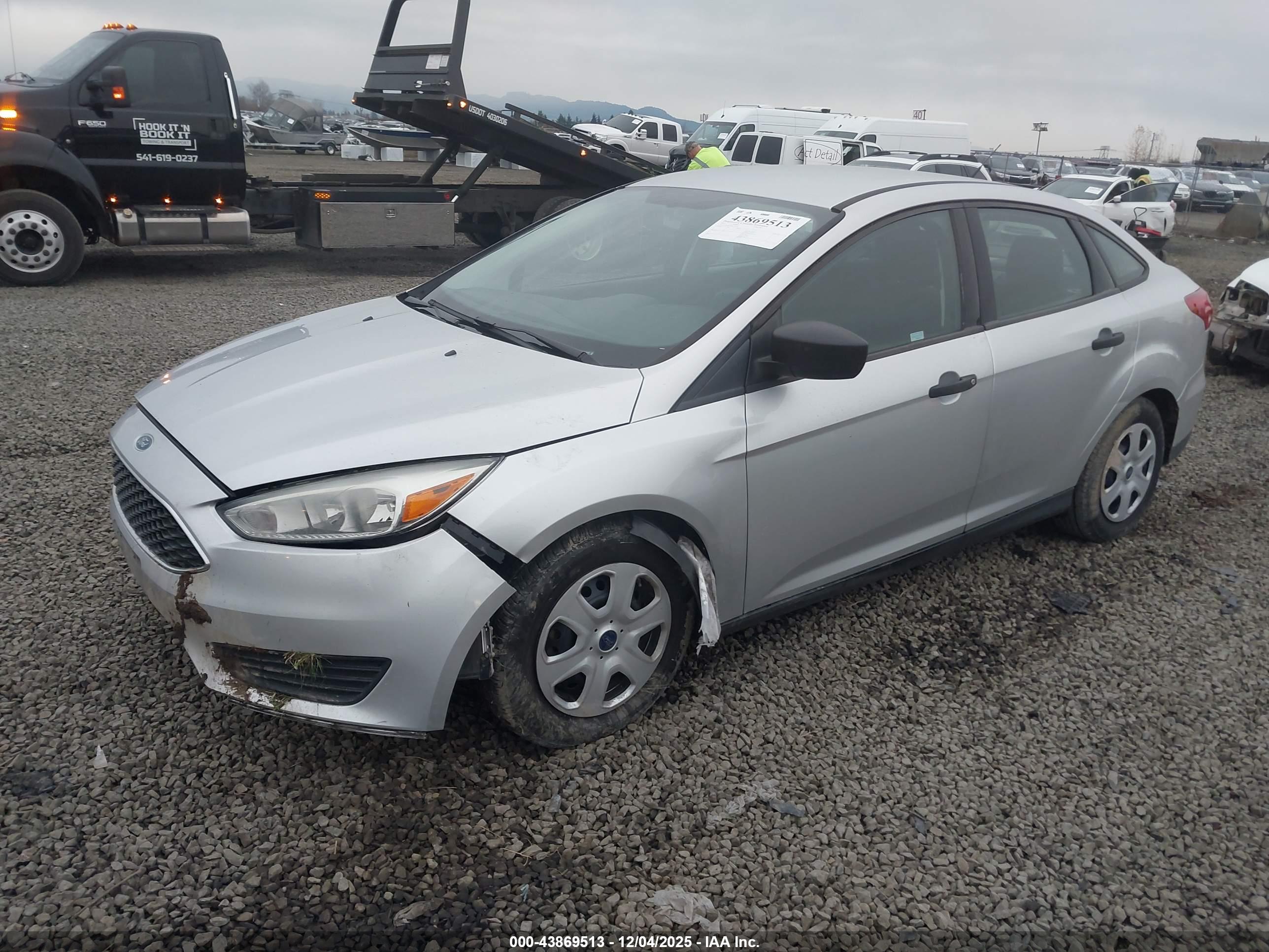 FORD FOCUS image 2