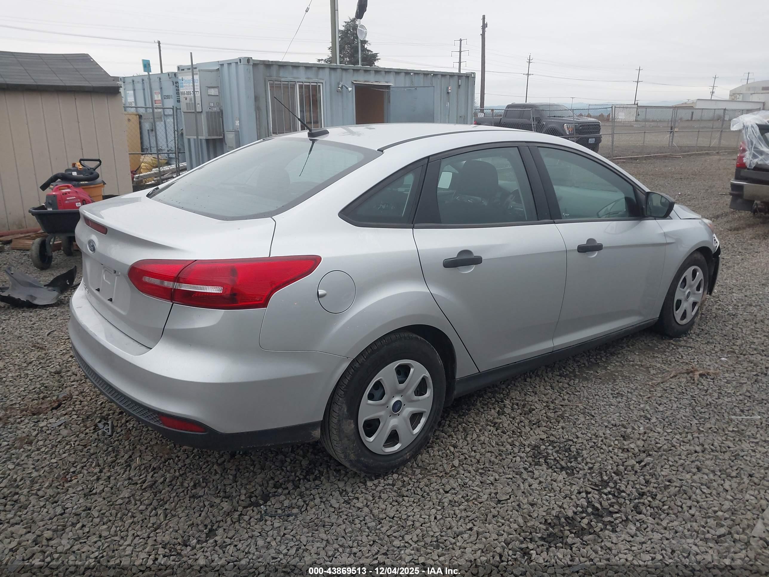 FORD FOCUS image 4