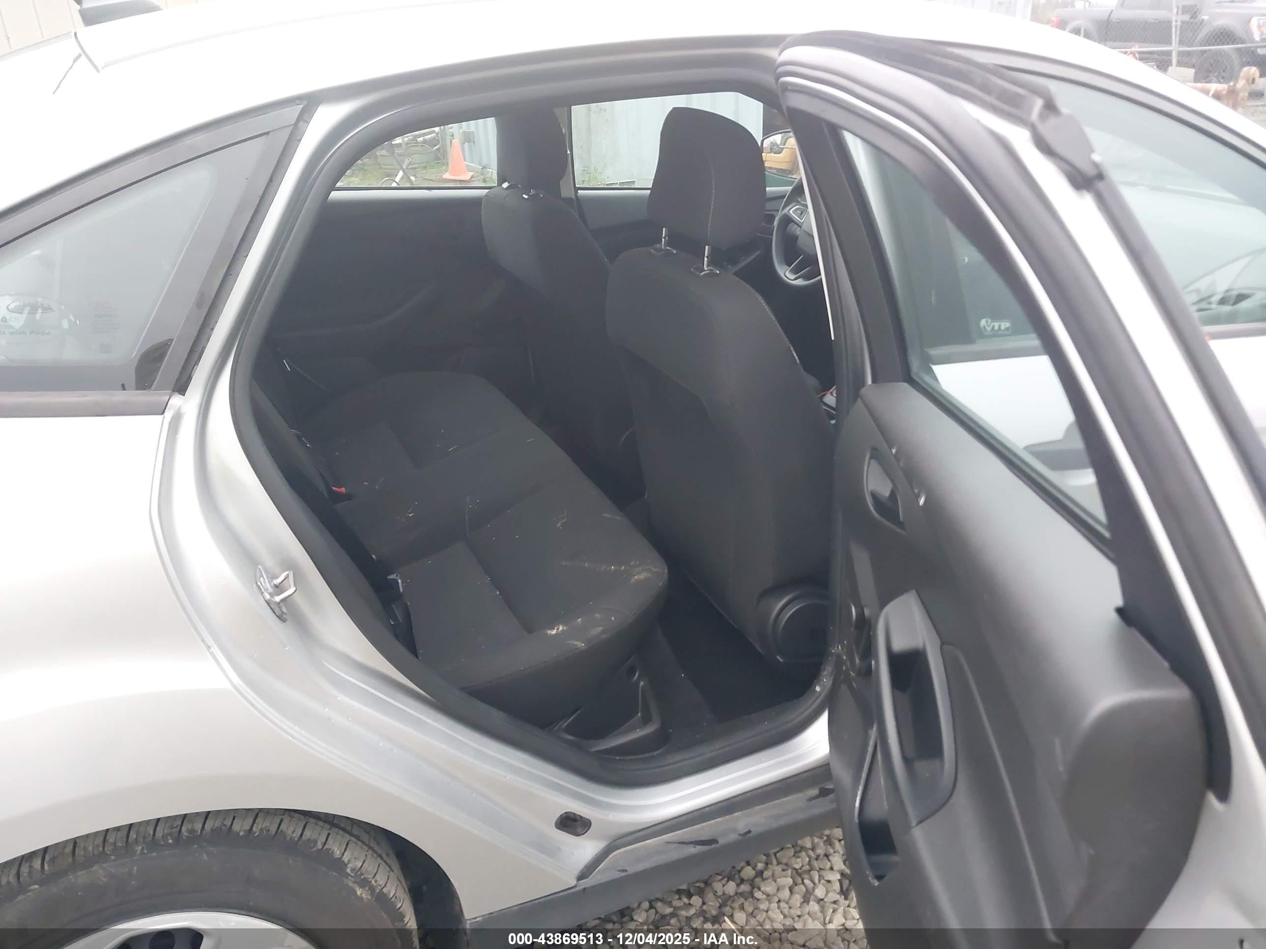 FORD FOCUS image 8