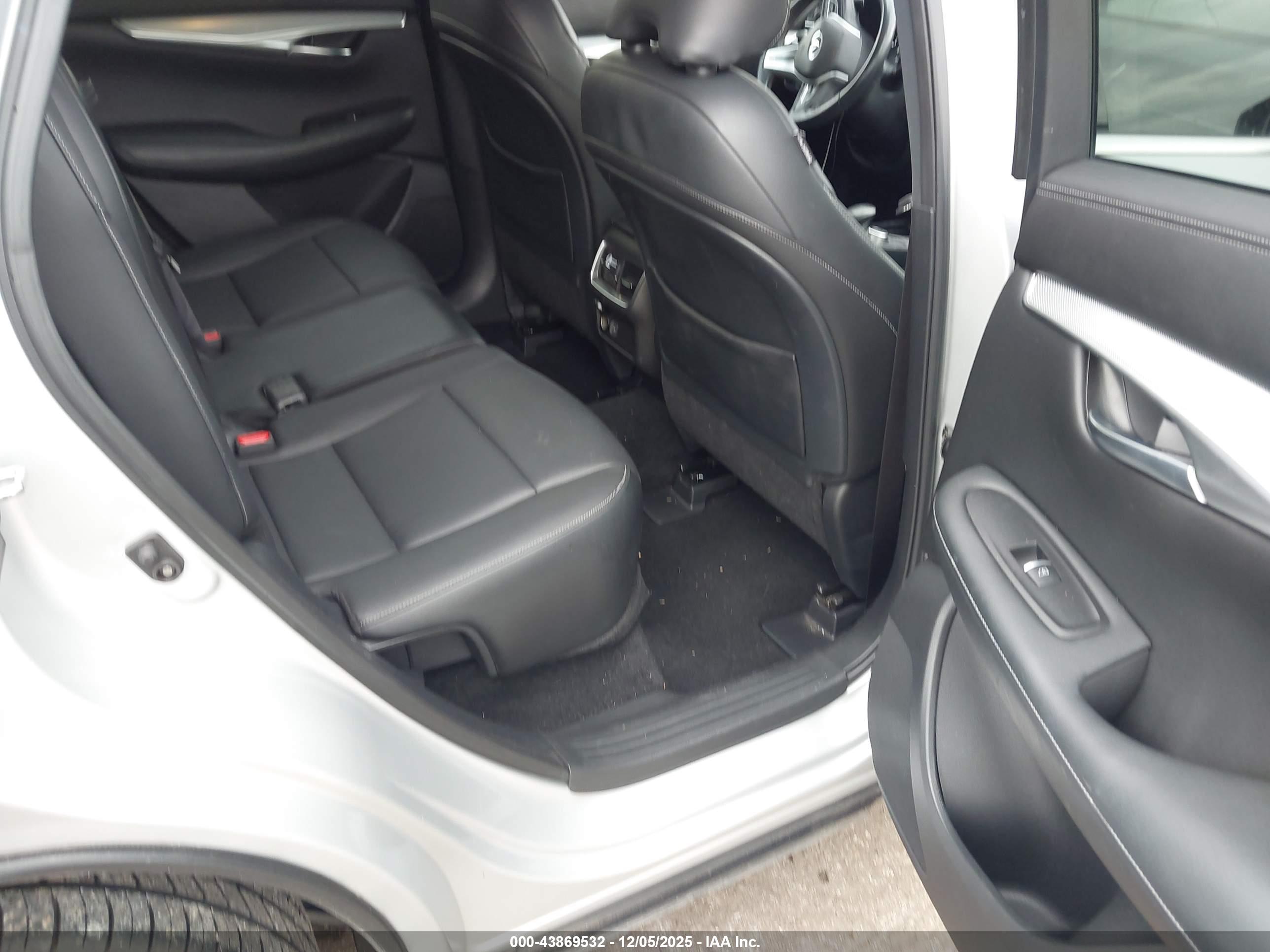 INFINITI QX50 image 8