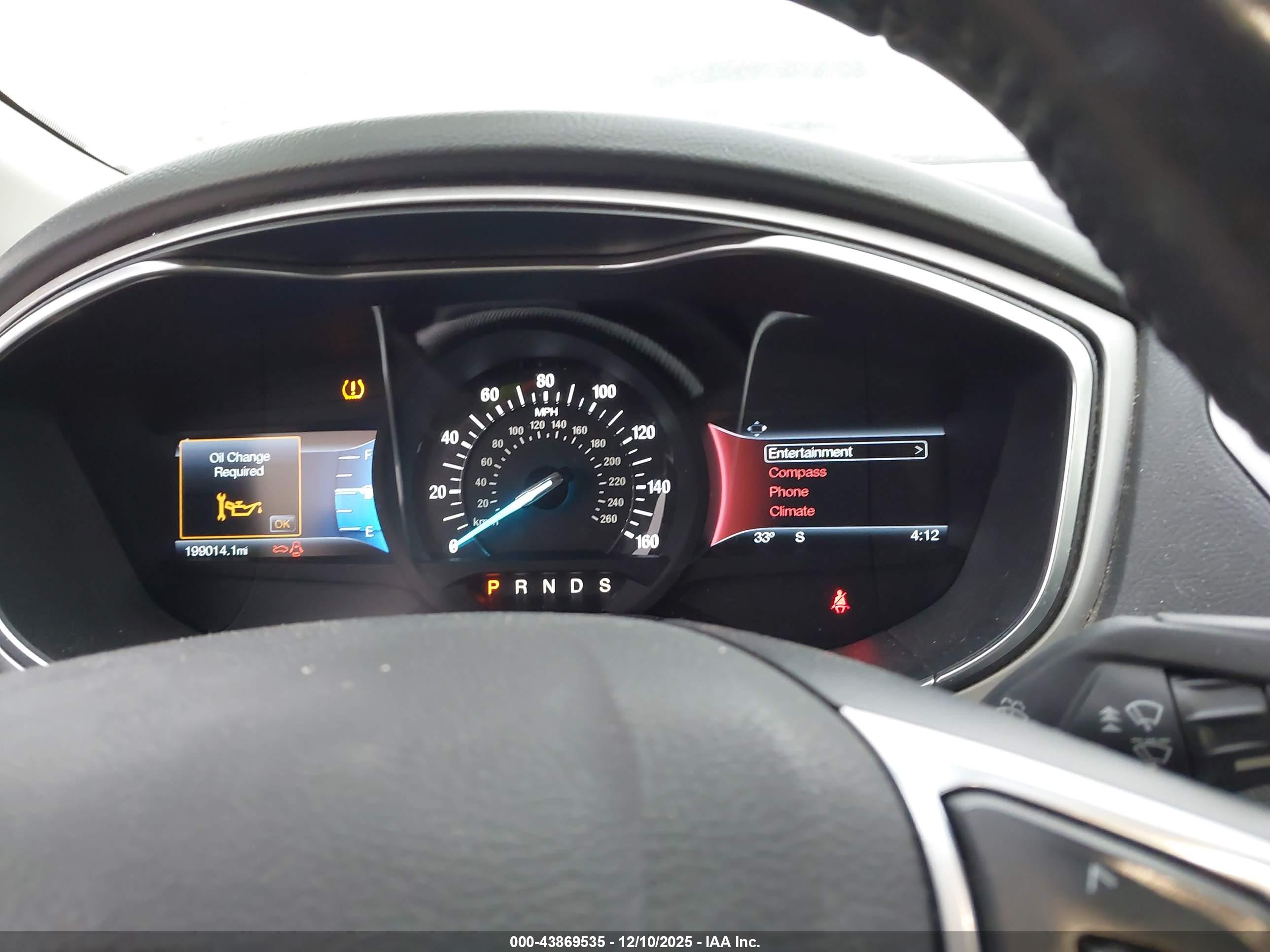 FORD FUSION image 7