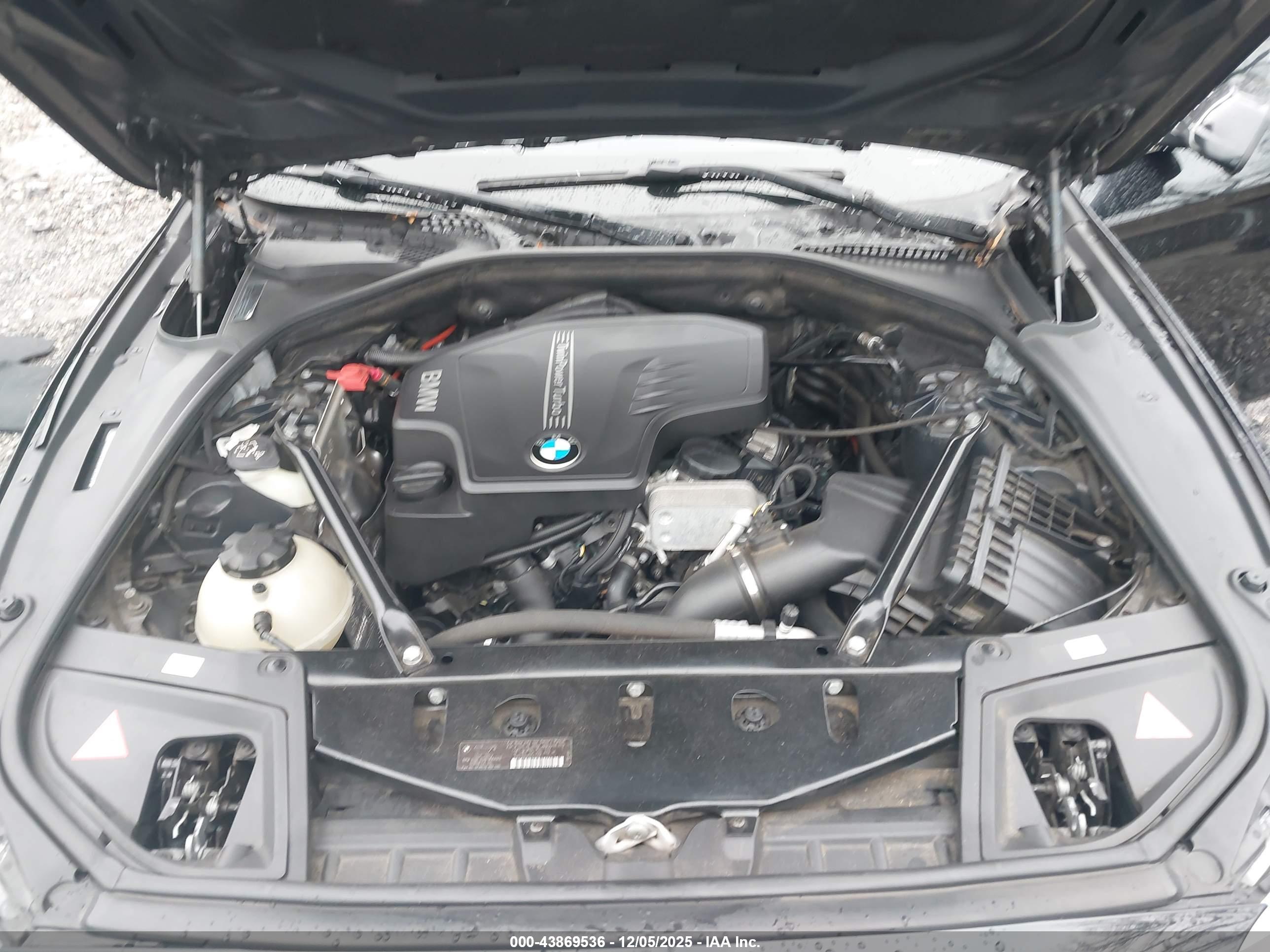 BMW 528I image 10