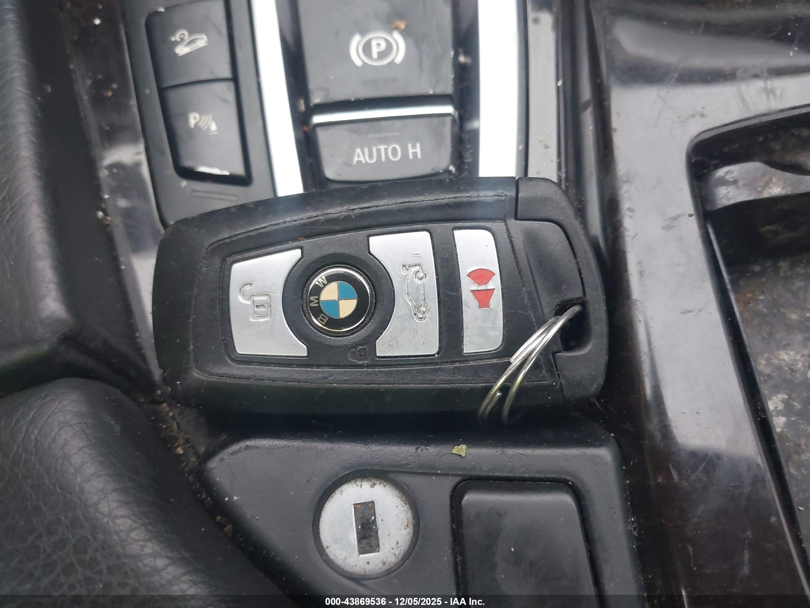 BMW 528I image 11