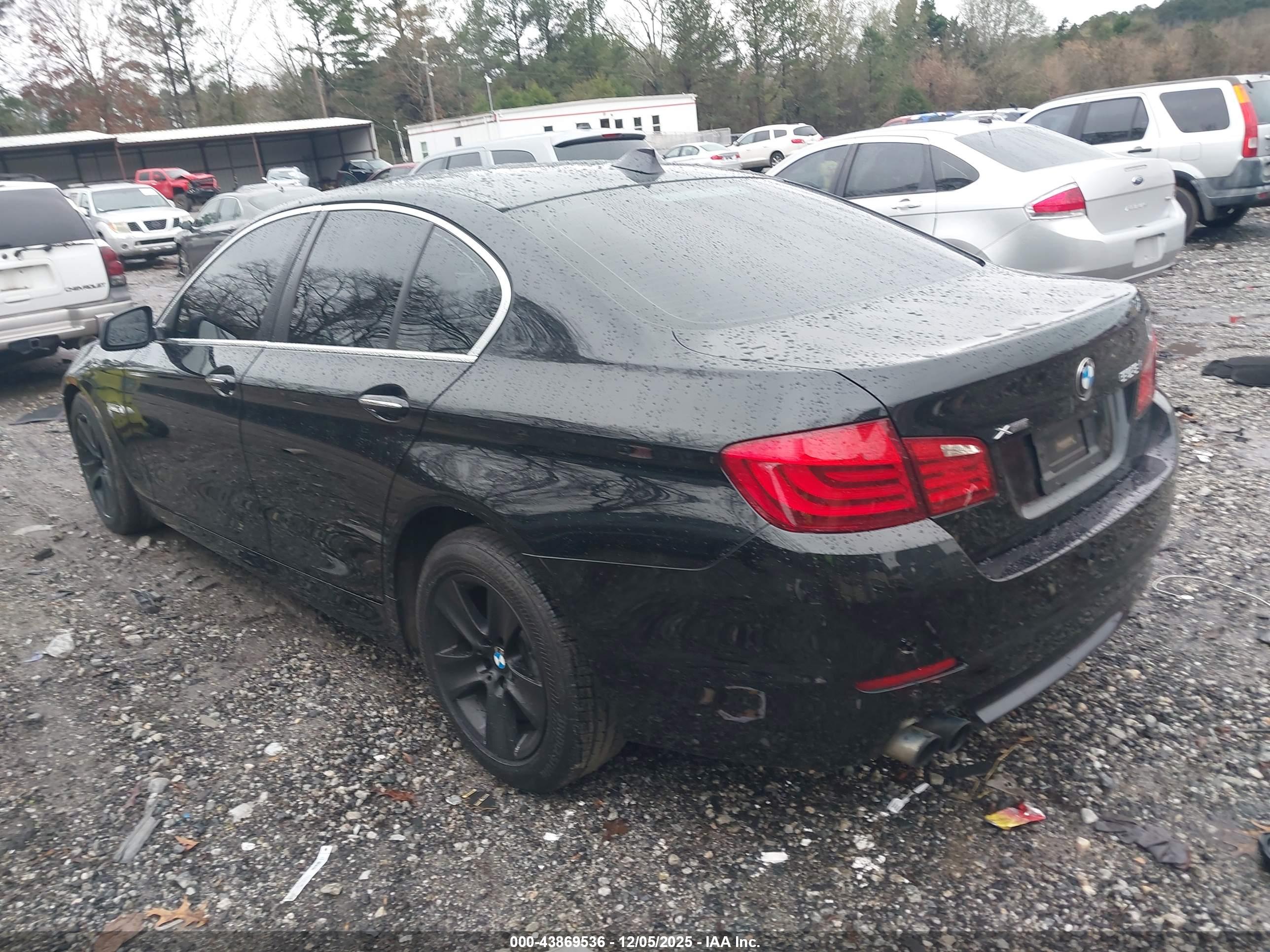 BMW 528I image 3