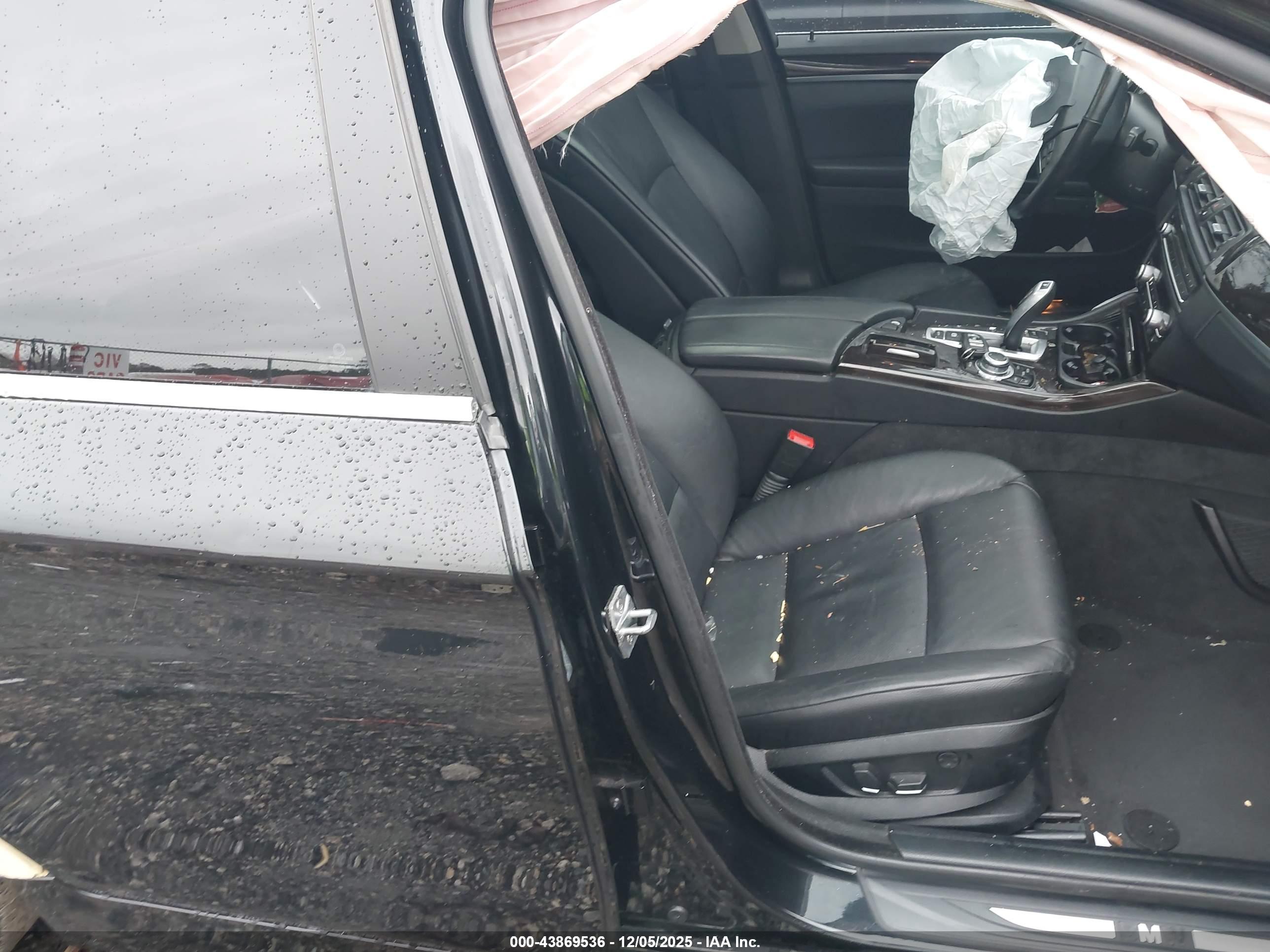 BMW 528I image 5