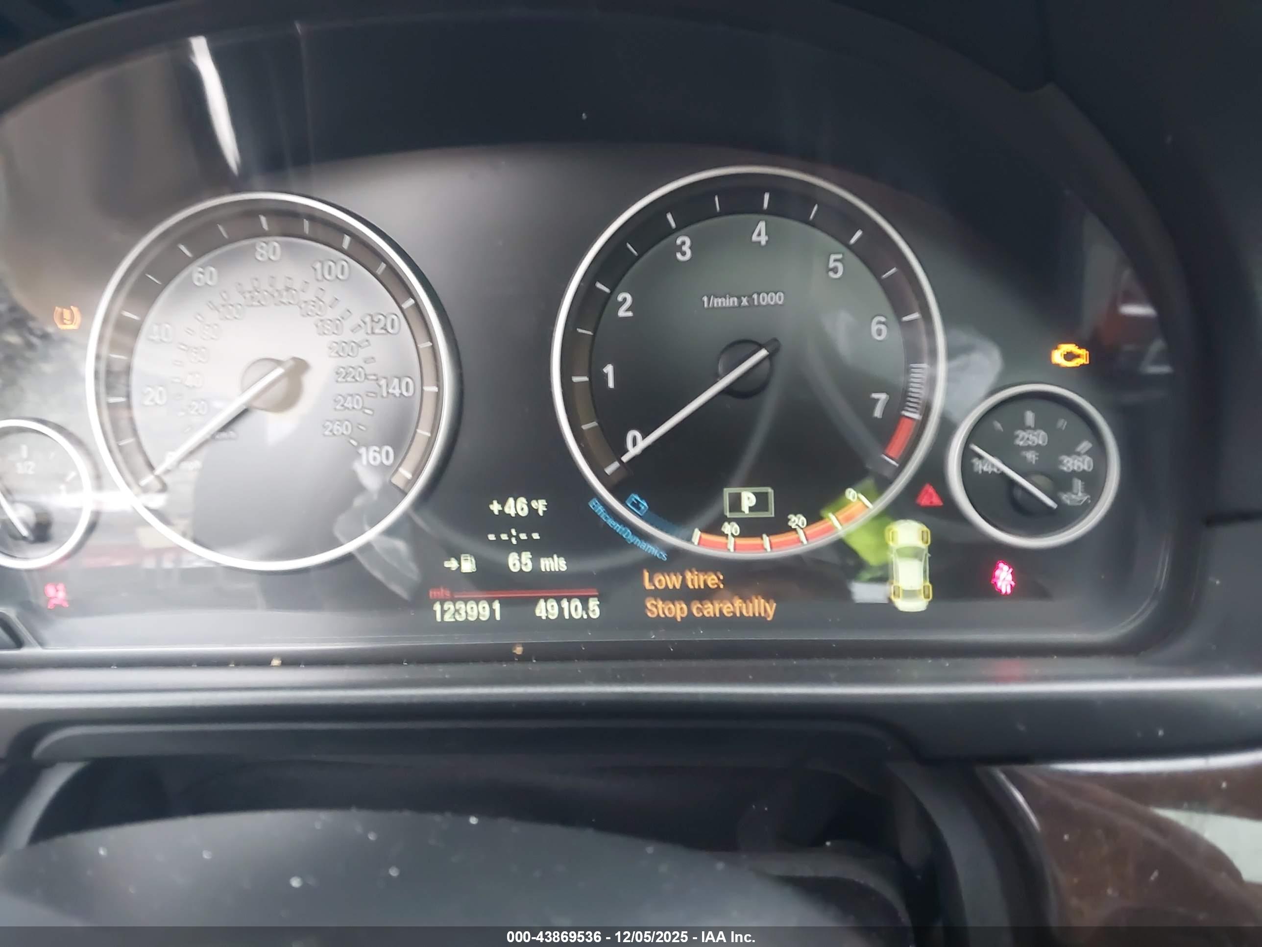 BMW 528I image 7