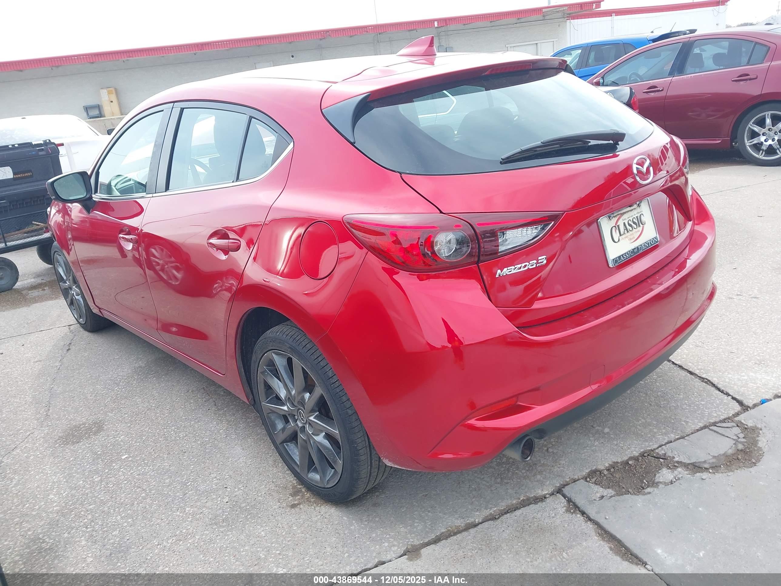 MAZDA MAZDA3 image 3