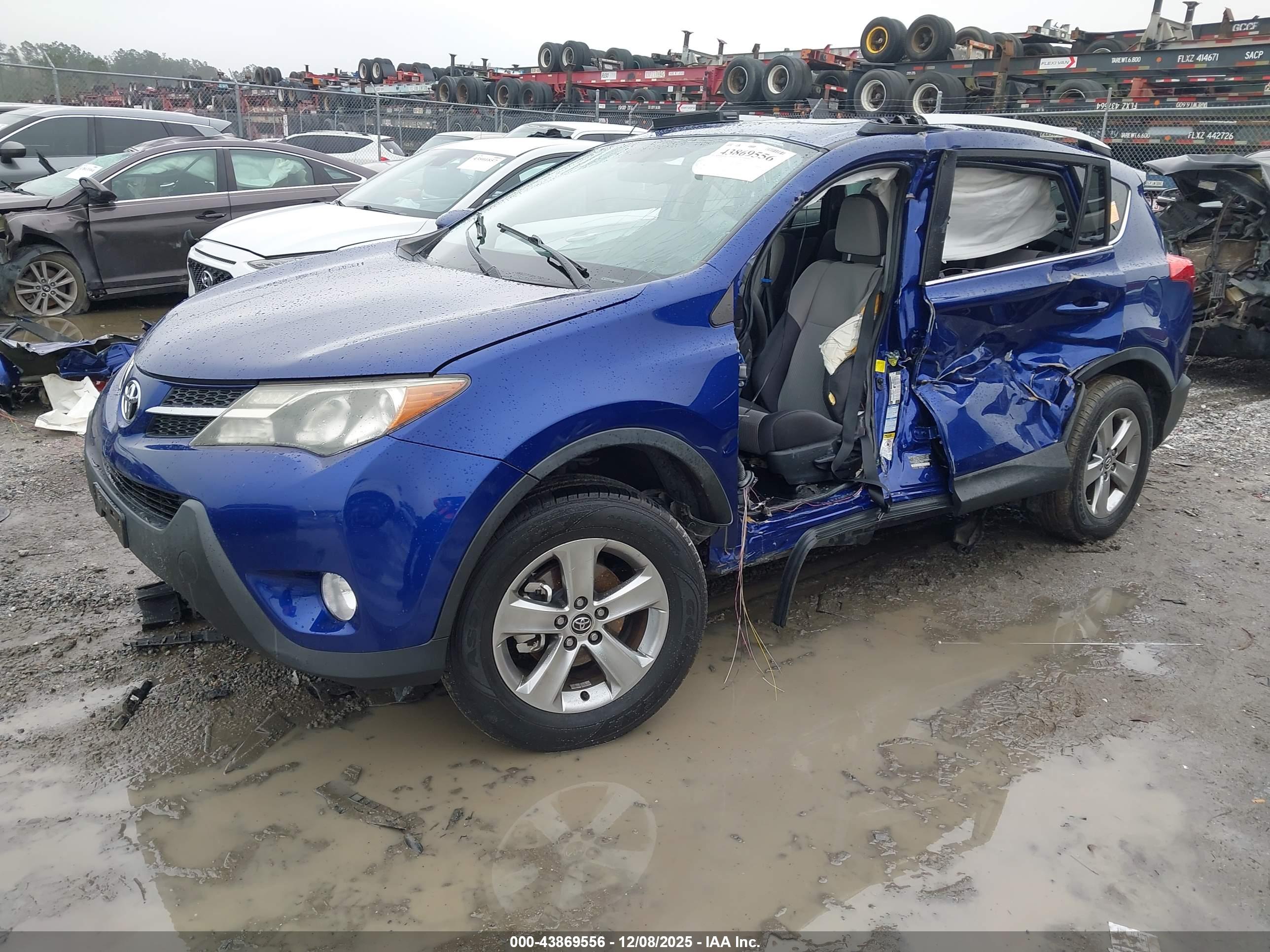 TOYOTA RAV4 image 2