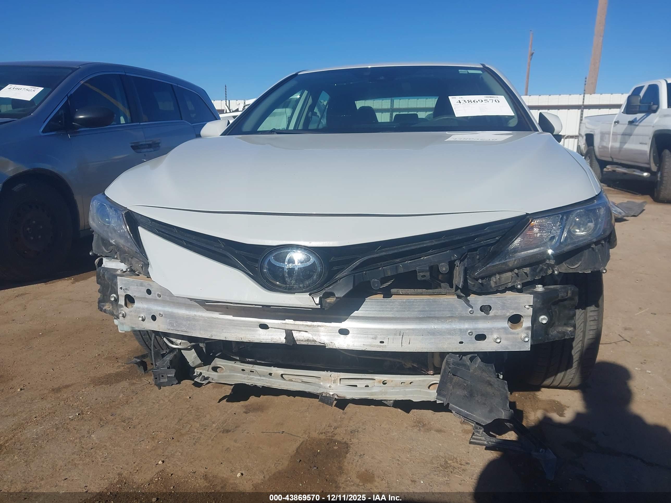 TOYOTA CAMRY image 6