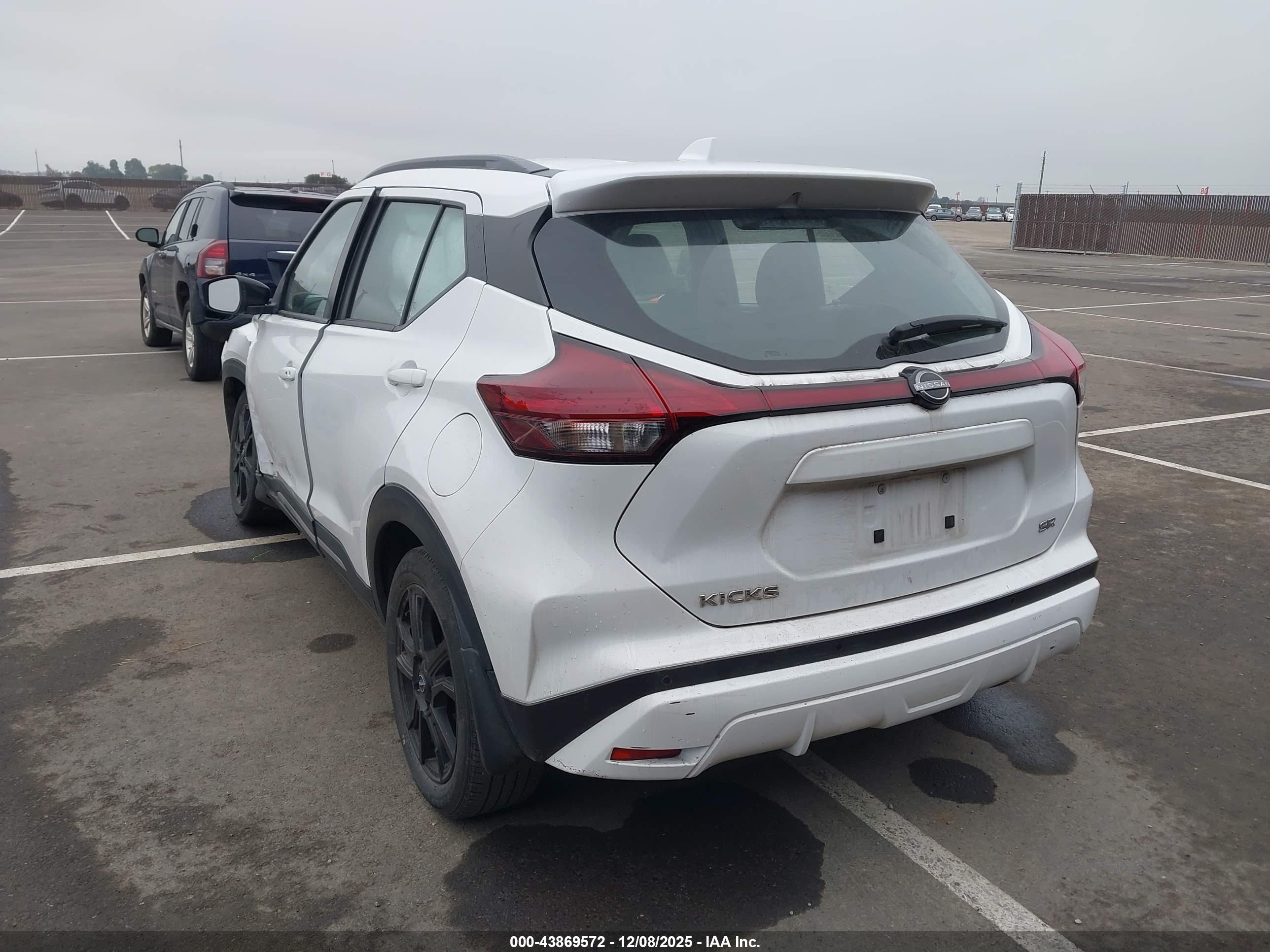 NISSAN KICKS image 3