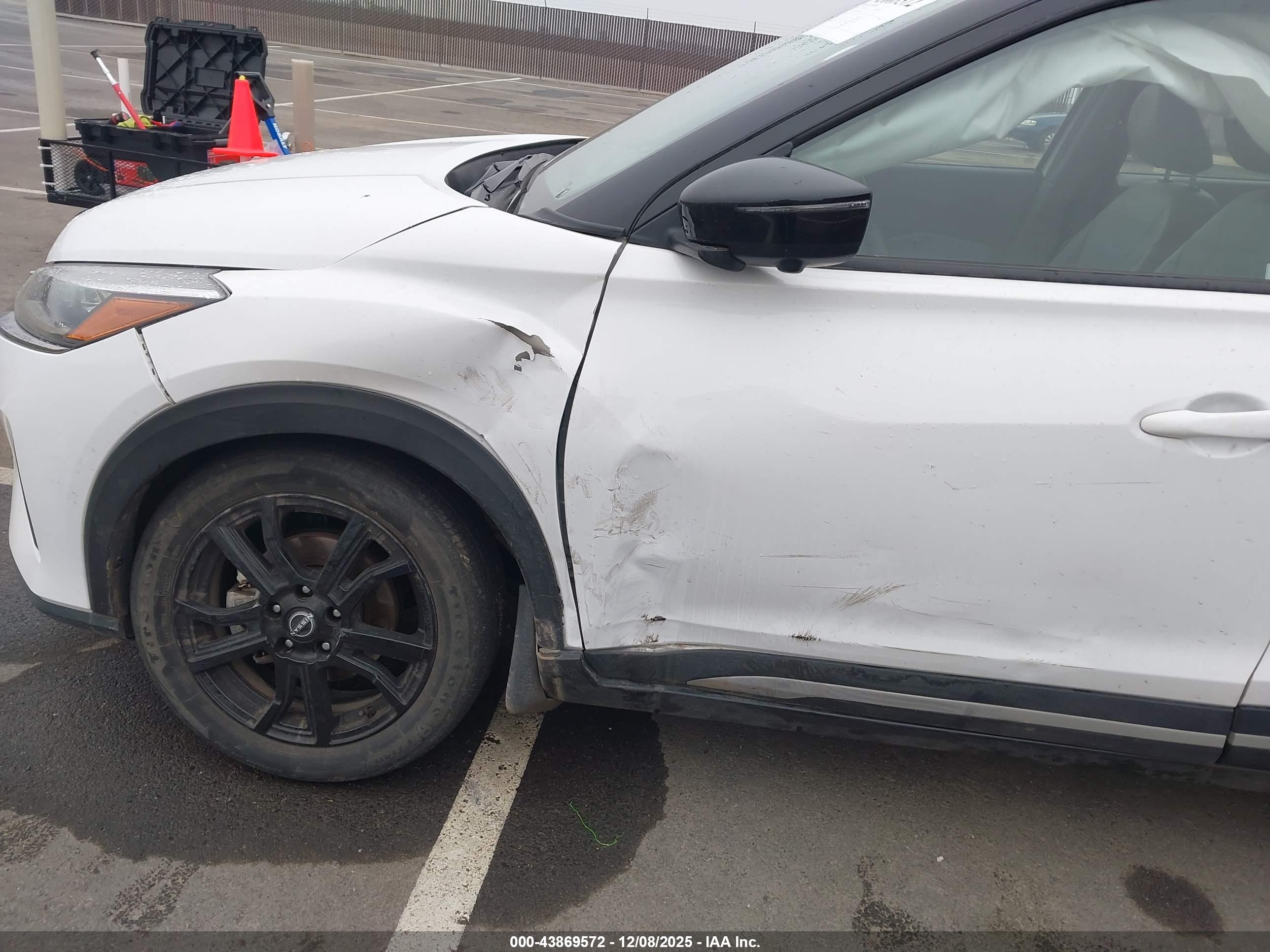 NISSAN KICKS image 6