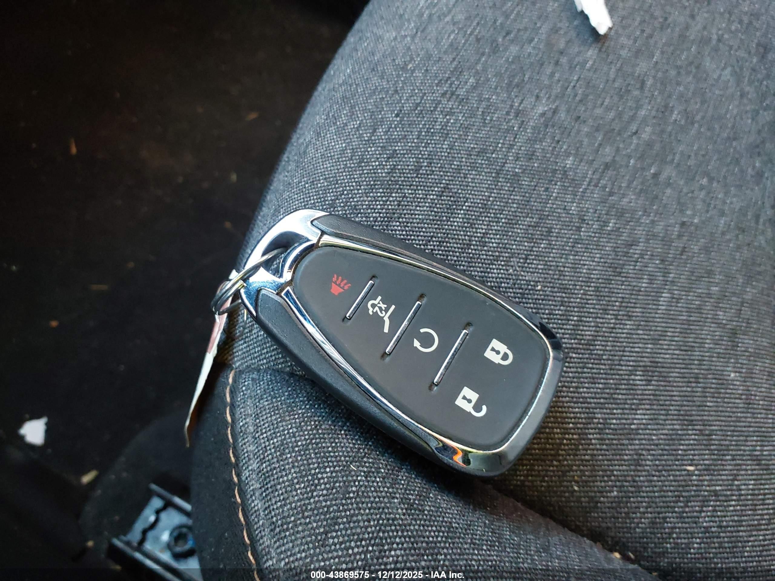 CHEVROLET EQUINOX image 11
