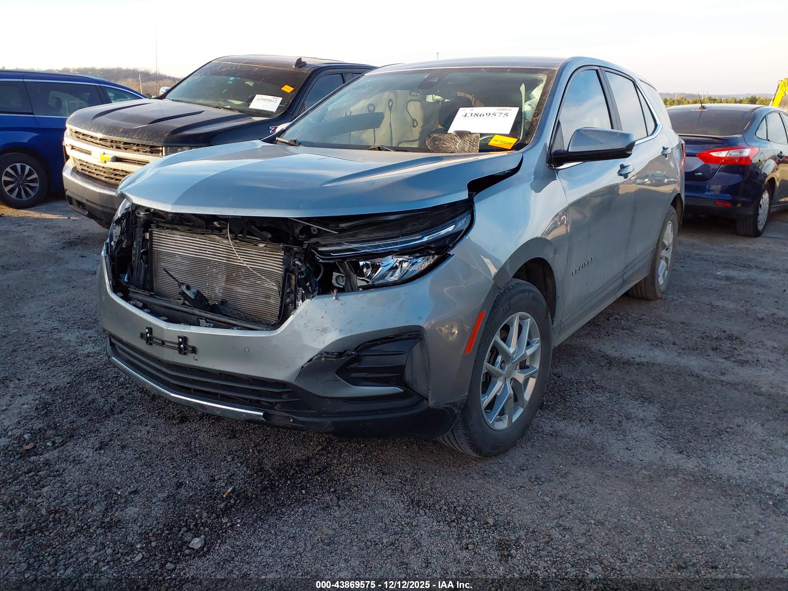 CHEVROLET EQUINOX image 2