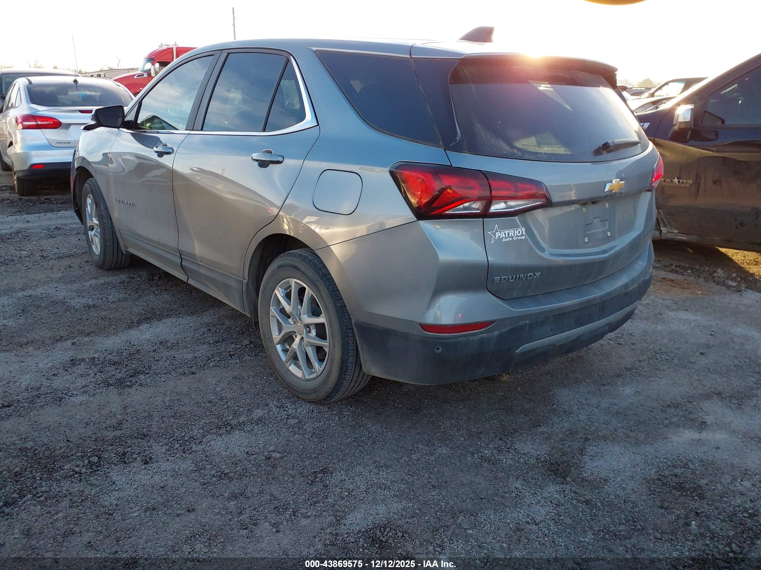 CHEVROLET EQUINOX image 3