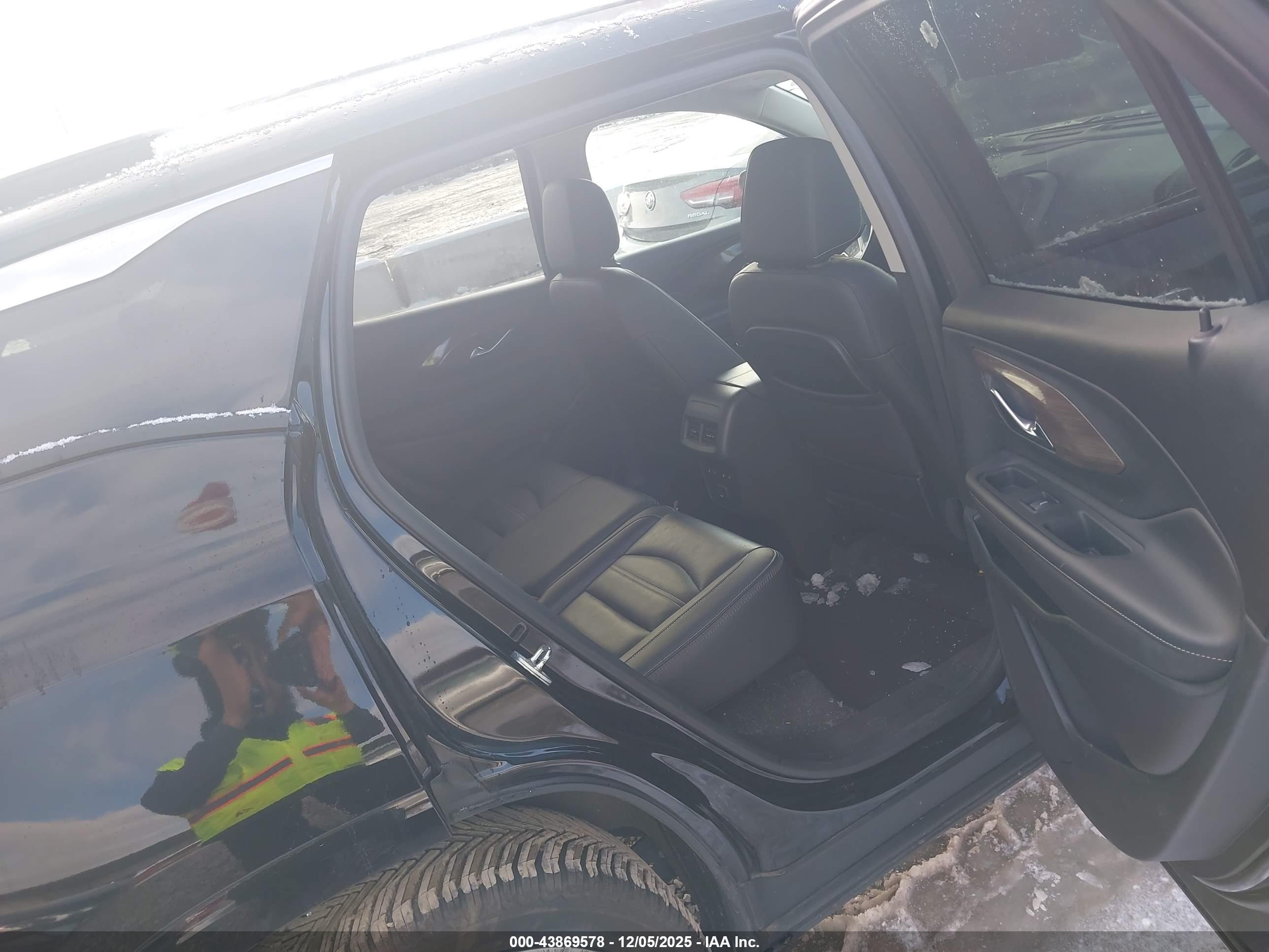 GMC TERRAIN image 8