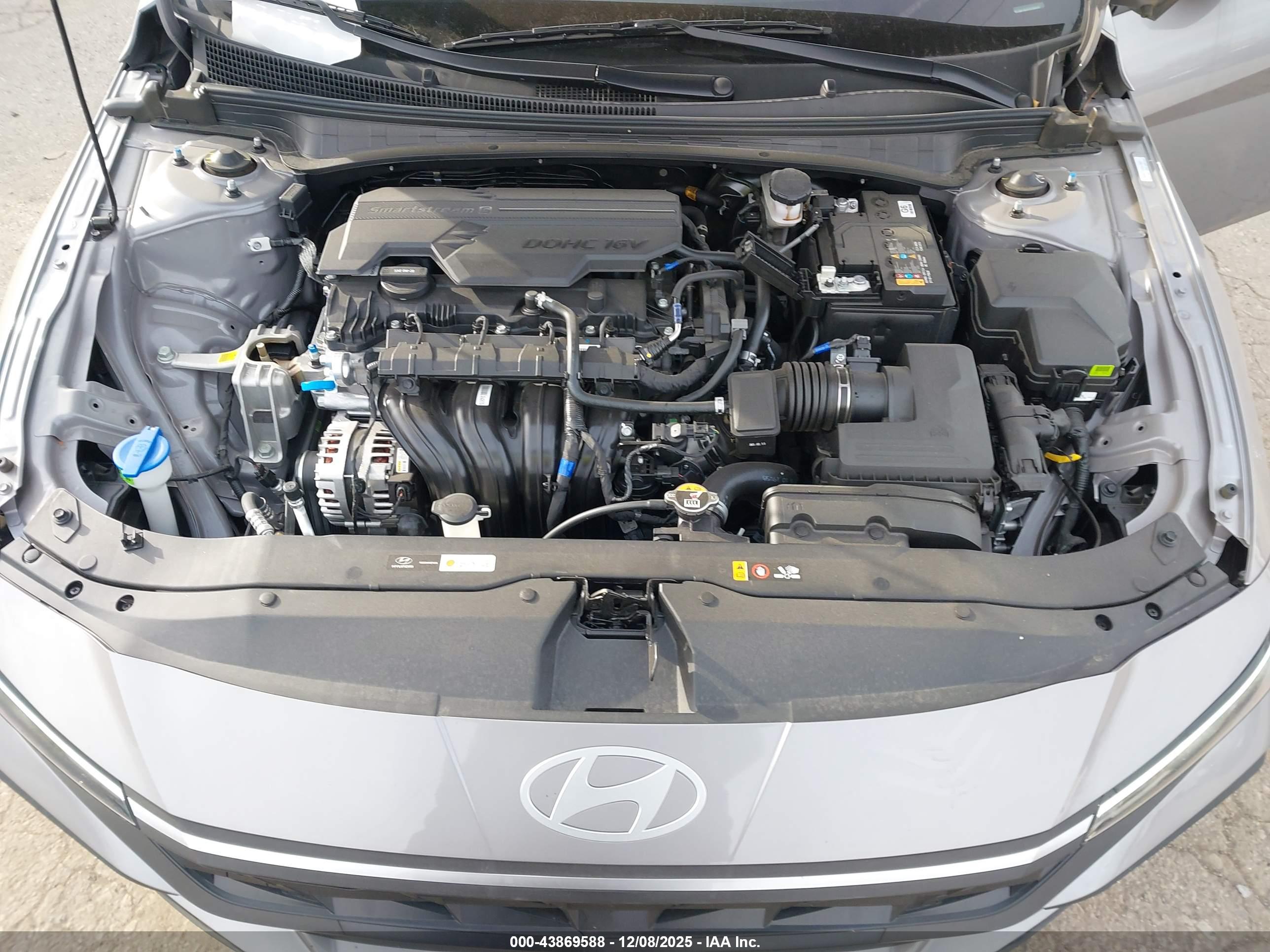 HYUNDAI ELANTRA image 10