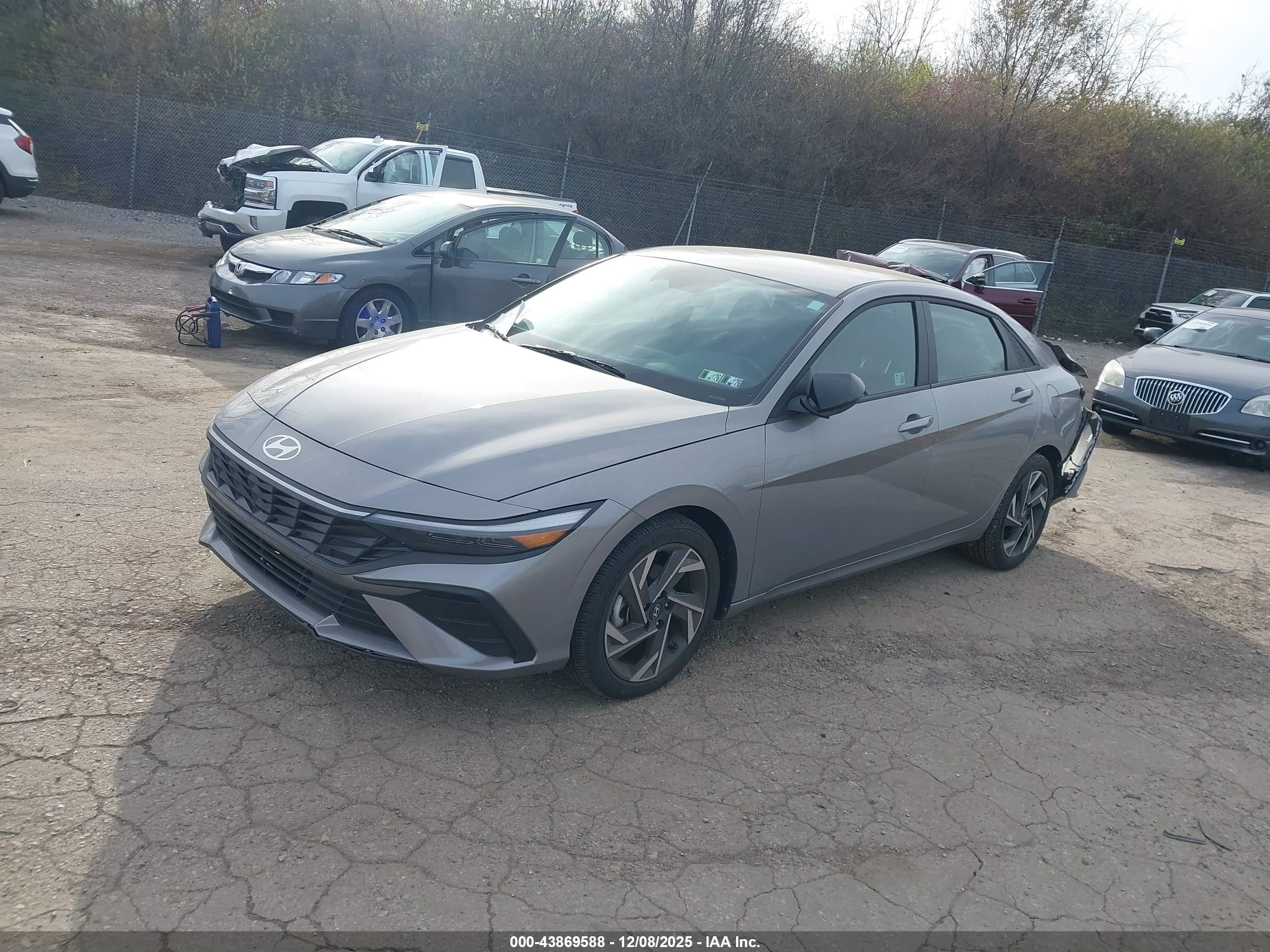 HYUNDAI ELANTRA image 2