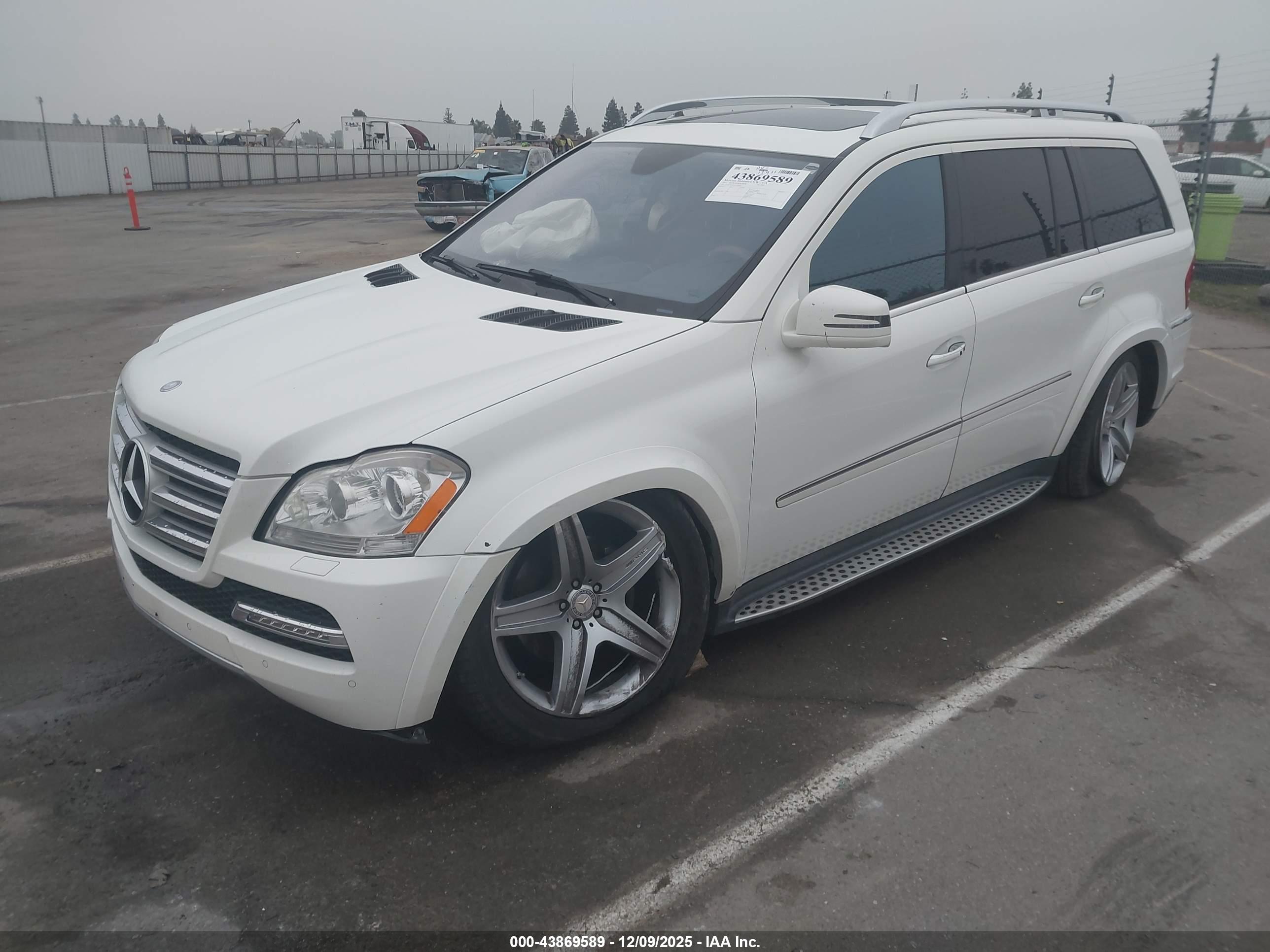 MERCEDES-BENZ GL image 2