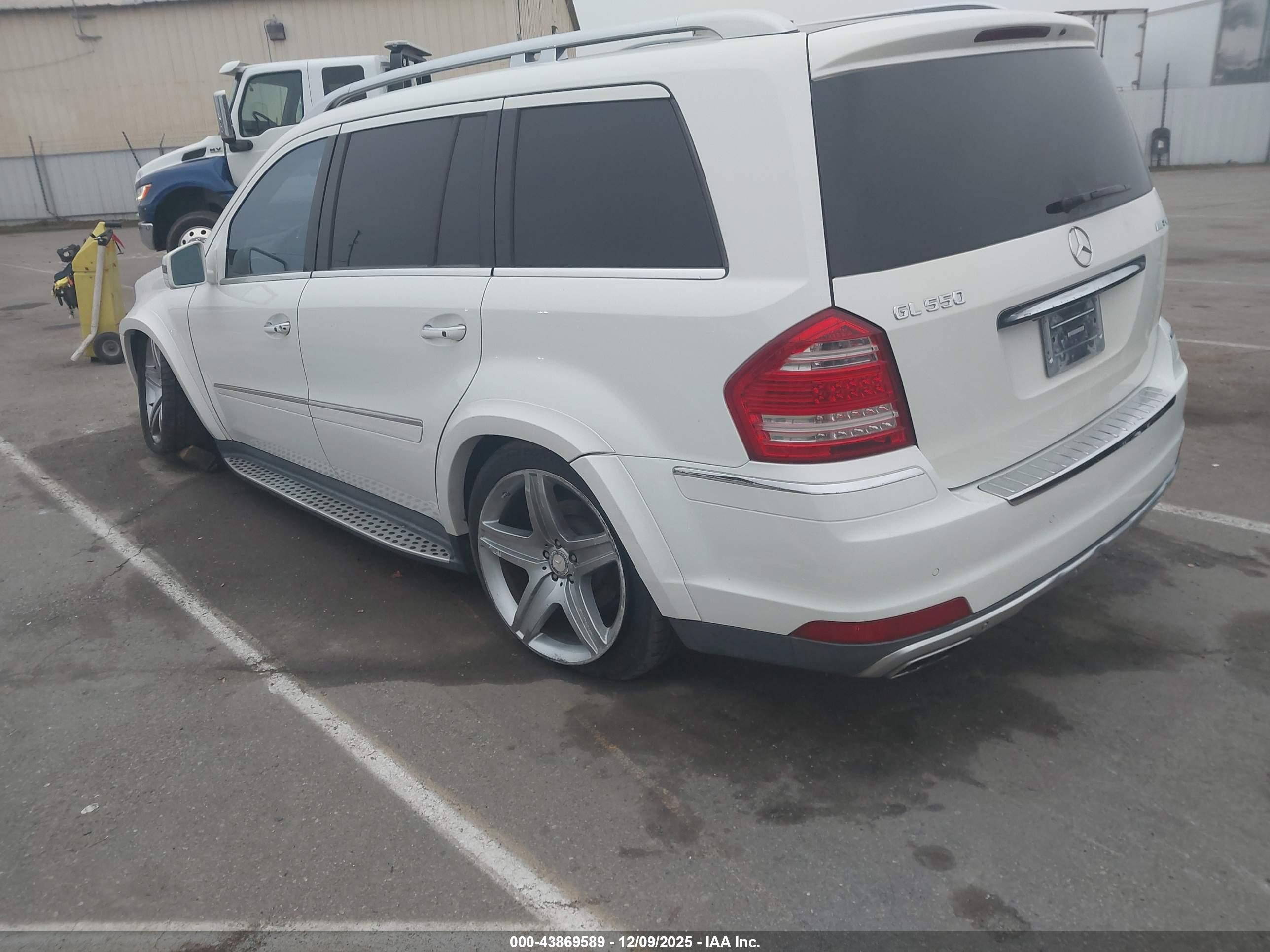 MERCEDES-BENZ GL image 3