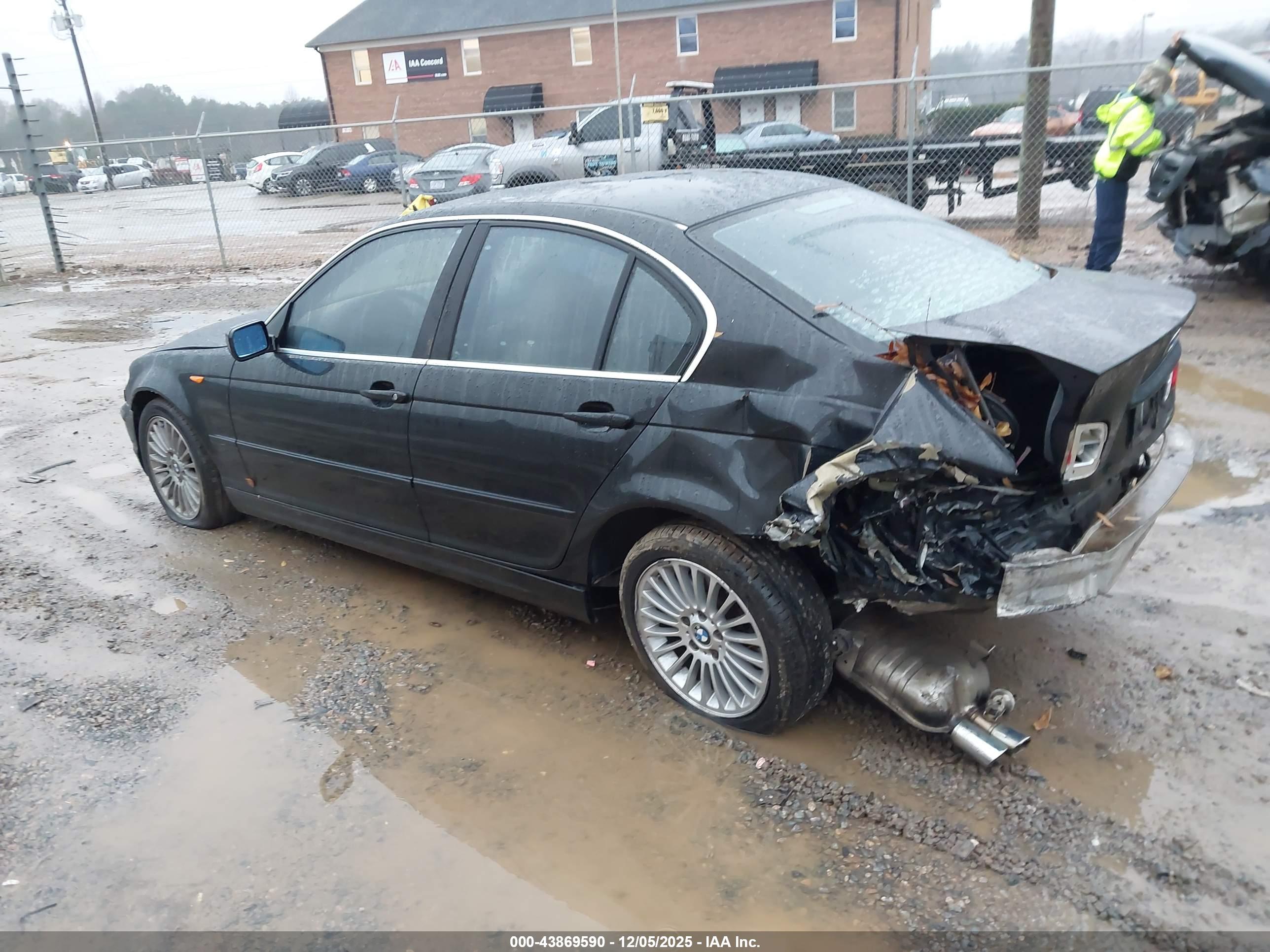 BMW 330XI image 3