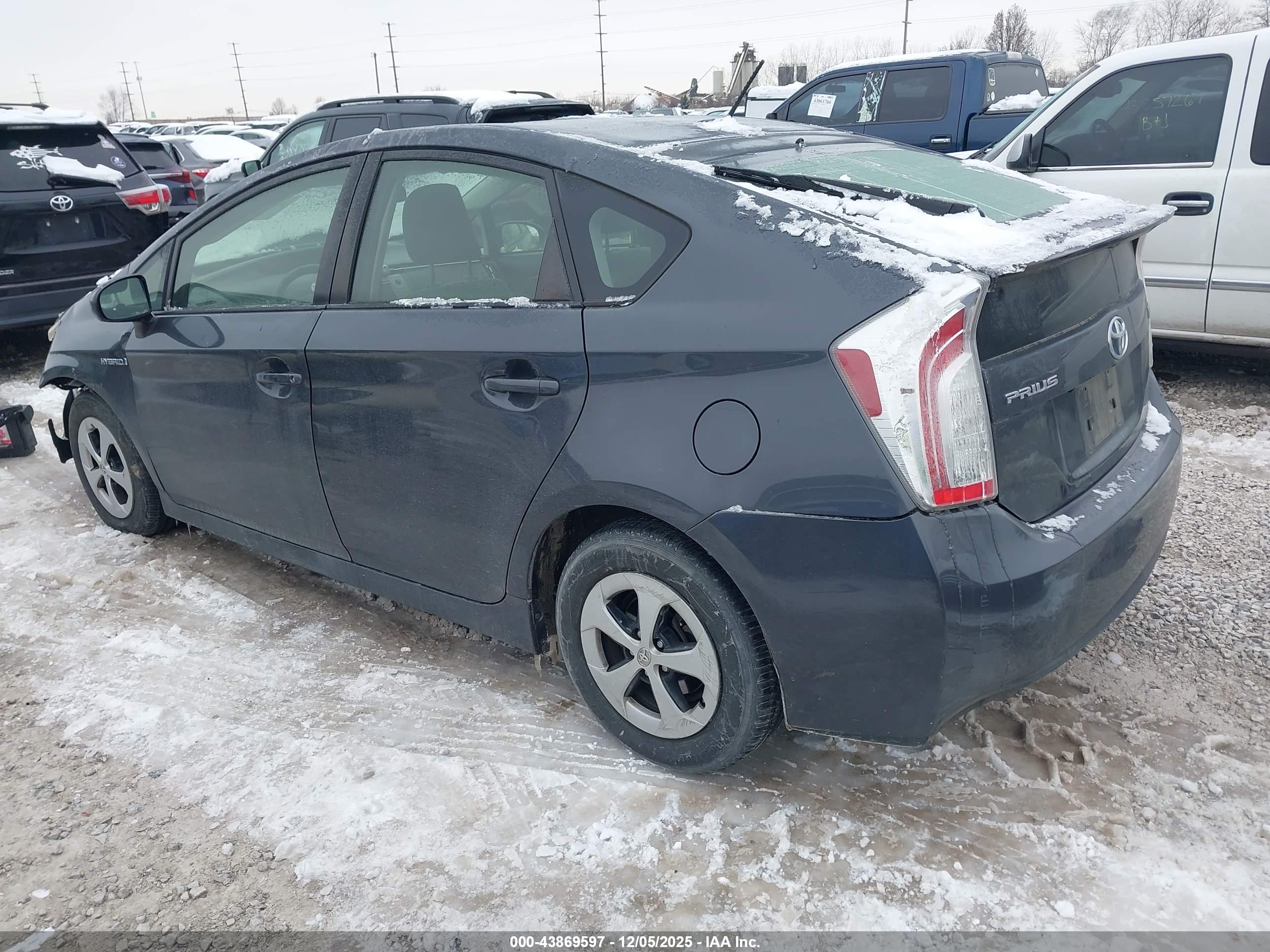 TOYOTA PRIUS image 3